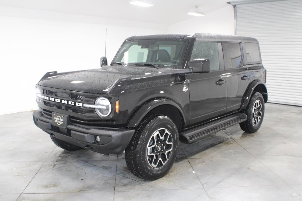 New 2025 Ford Bronco Outer Banks SUV