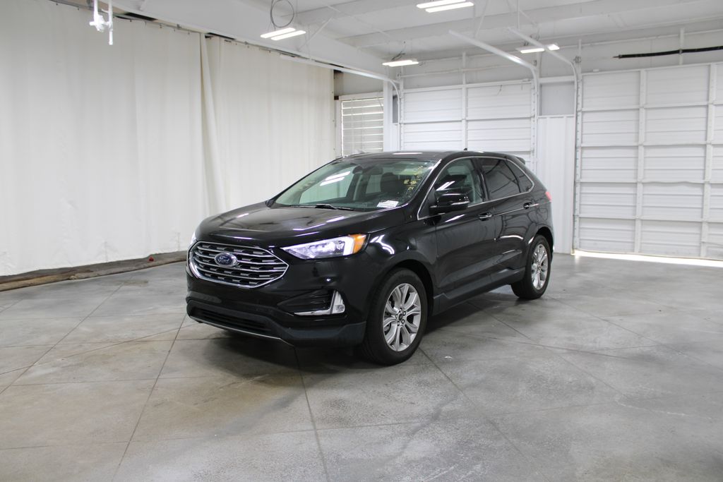 2024 Ford Edge Titanium photo 3