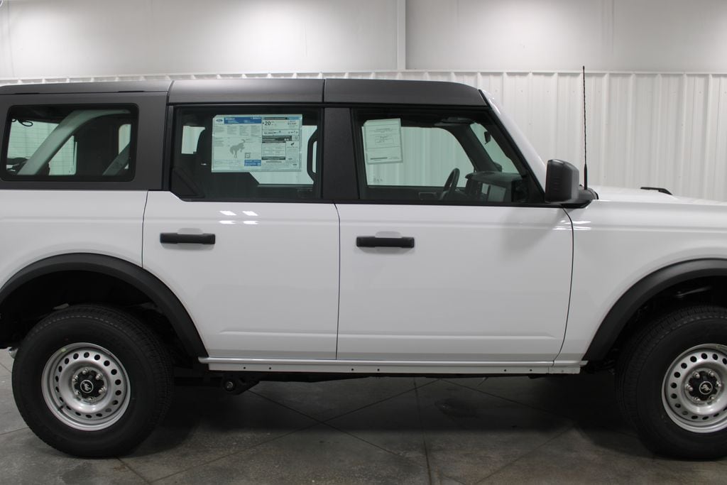 2025 Ford Bronco 4-Door Base - Photo 10