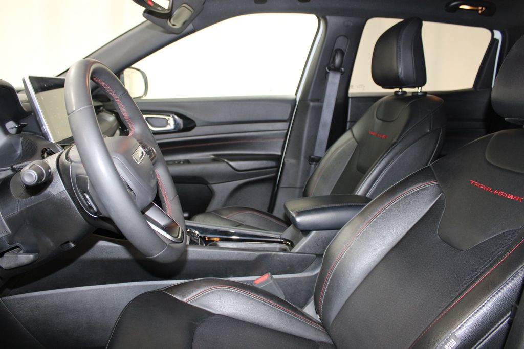 2025 Jeep Compass Trailhawk - Photo 17