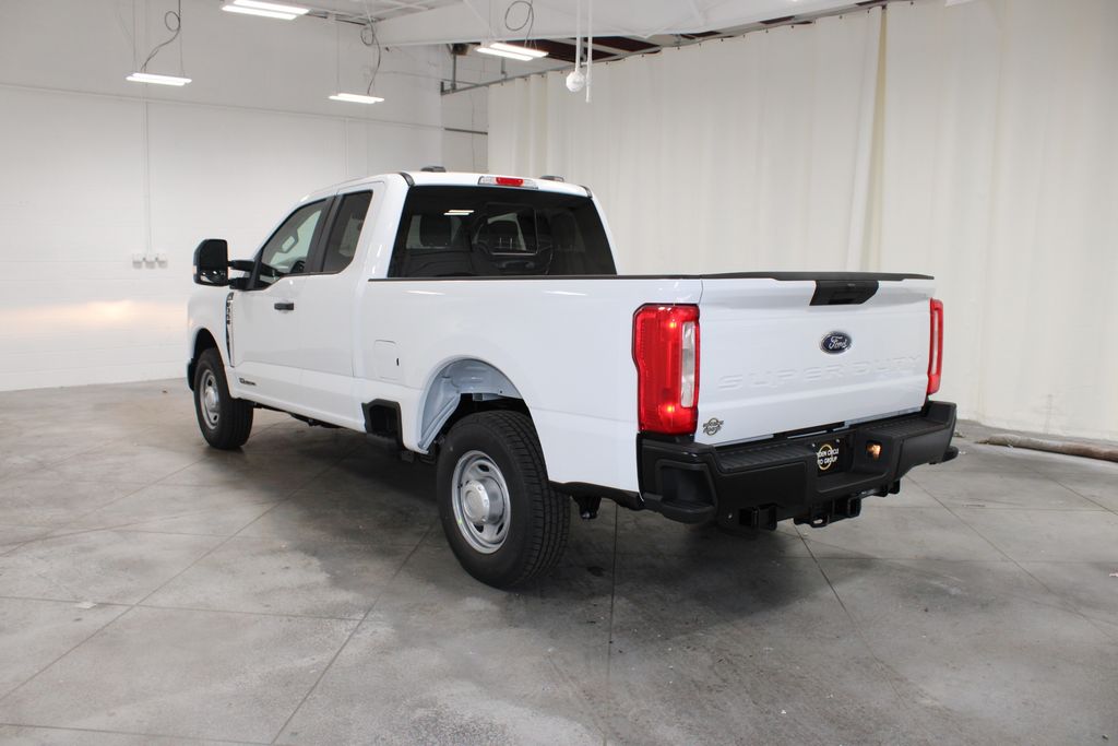 2026 Ford F-350 Super Duty XL - Photo 6