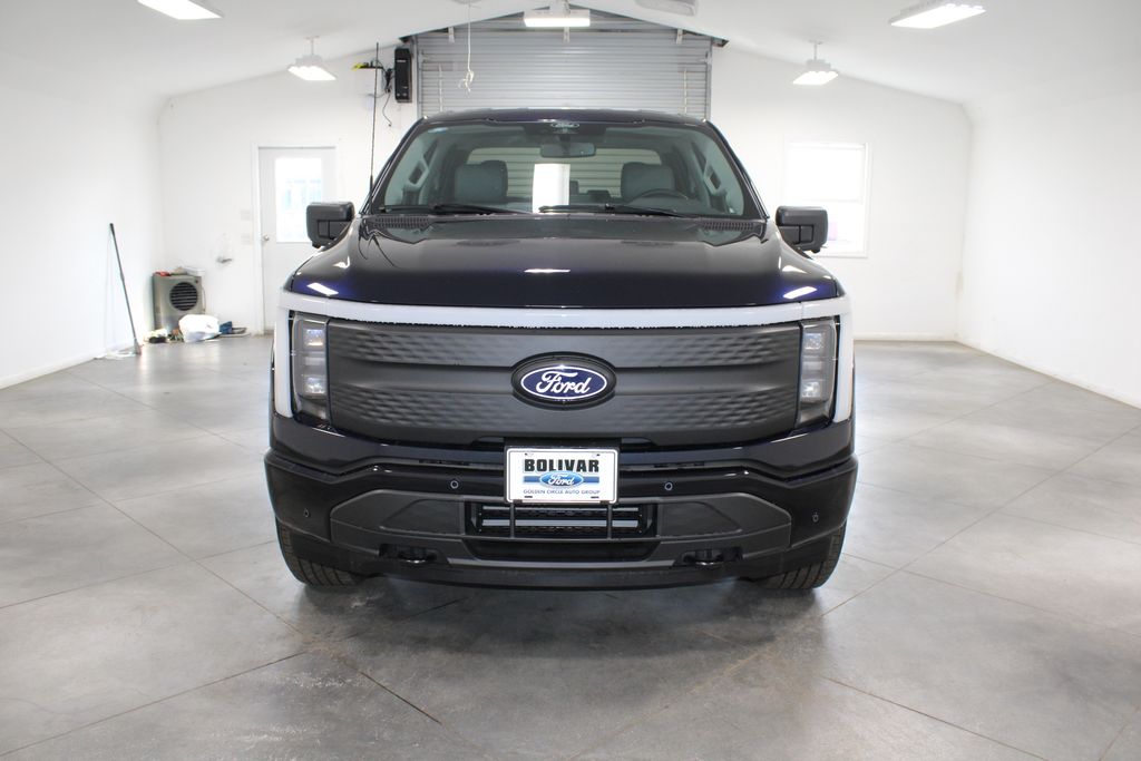 2025 Ford F-150 Lightning photo 2