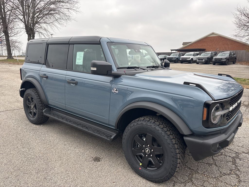 2025 Ford Bronco 4-Door Outer Banks's photo