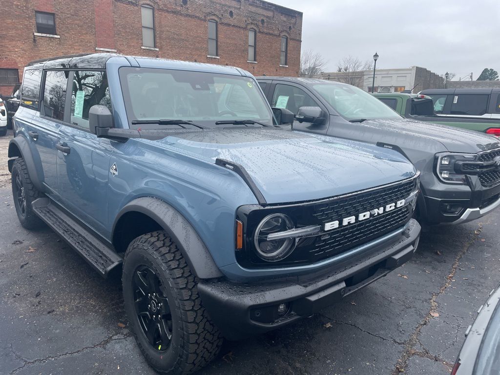 2025 Ford Bronco 4-Door Outer Banks's photo