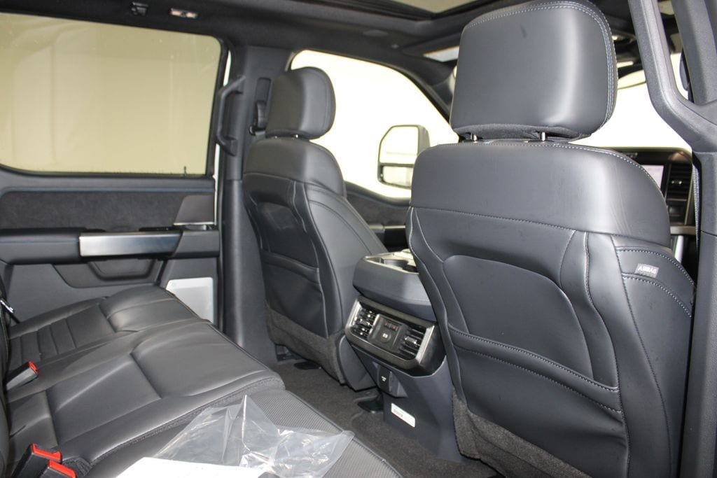2026 Ford F-250 Super Duty Platinum - Photo 35