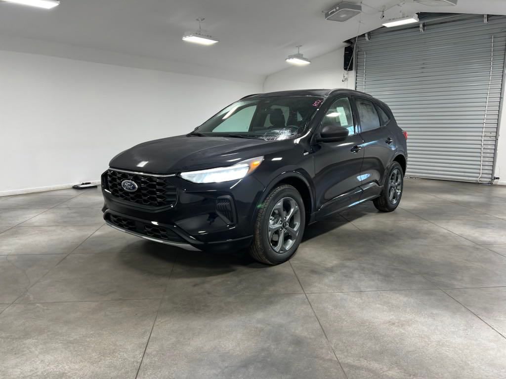 2024 Ford Escape Hybrid ST-Line photo 3