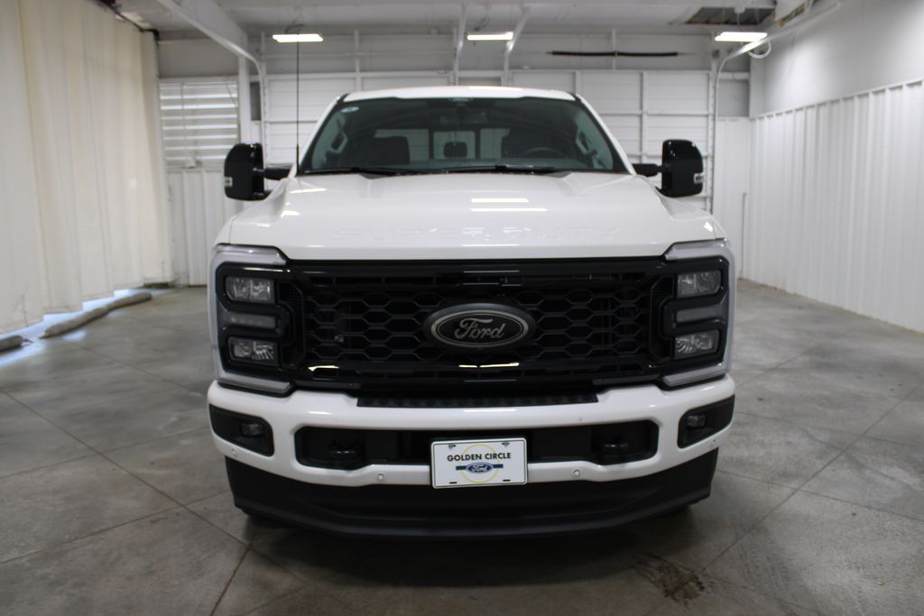 2025 Ford F-350 Lariat photo 2