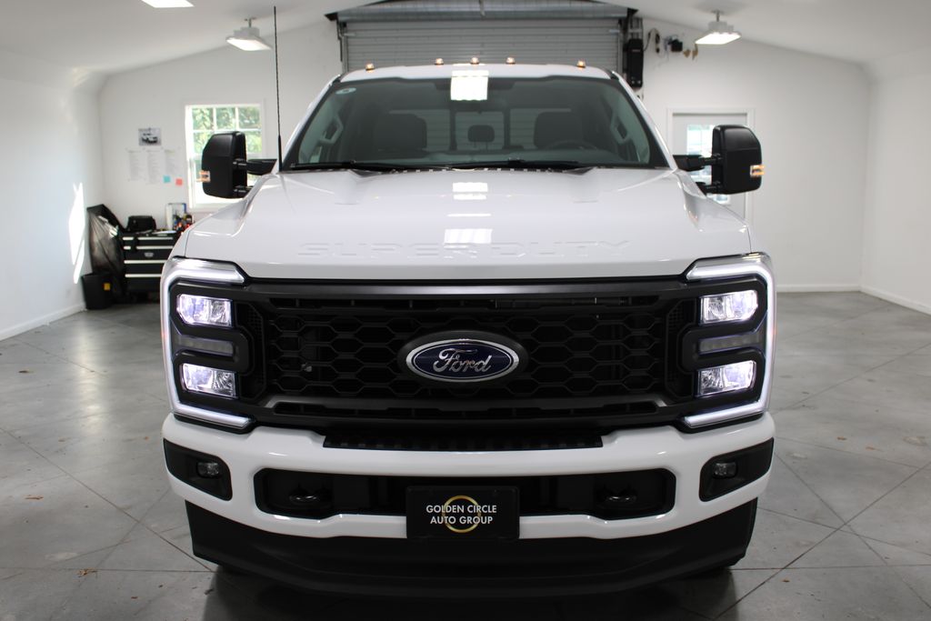 2026 Ford F-250 photo 2