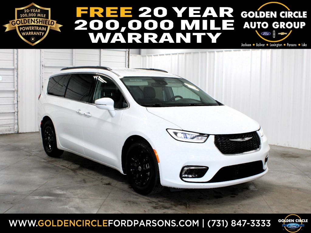 2022 Chrysler Pacifica Touring L's photo