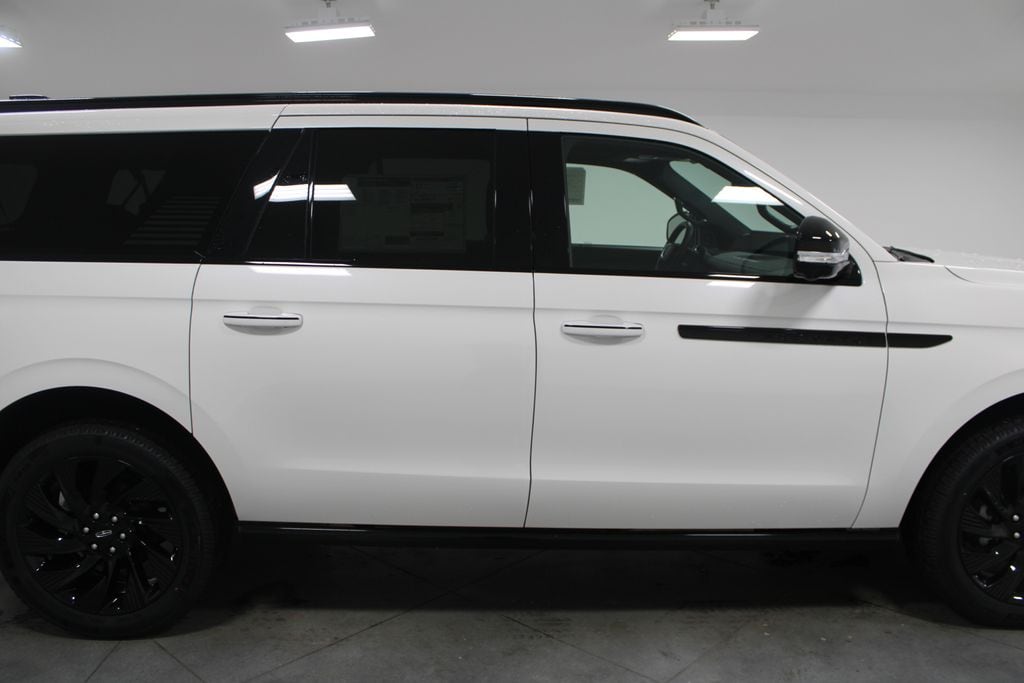 2025 Lincoln Navigator Reserve L - Photo 10