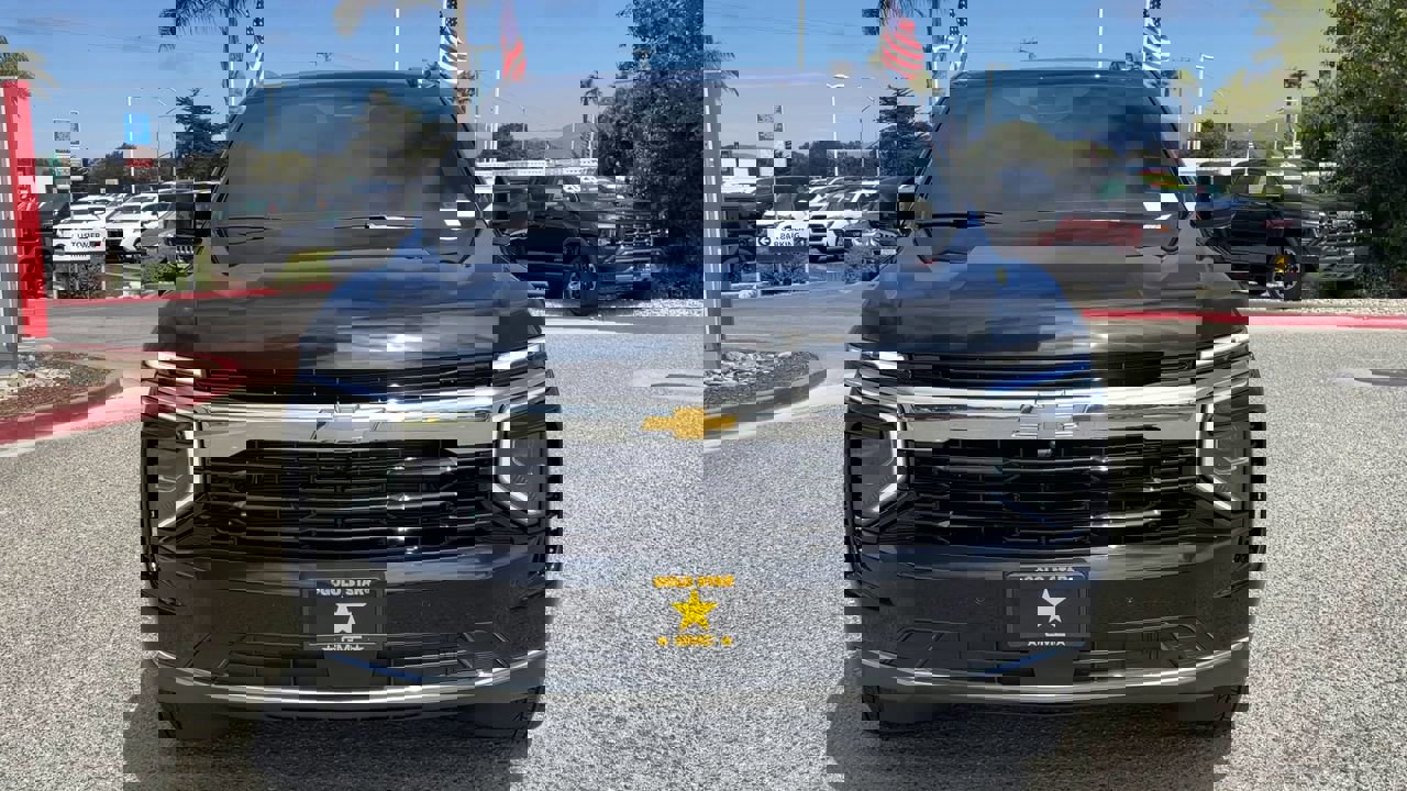 2025 Chevrolet Tahoe LS photo 3