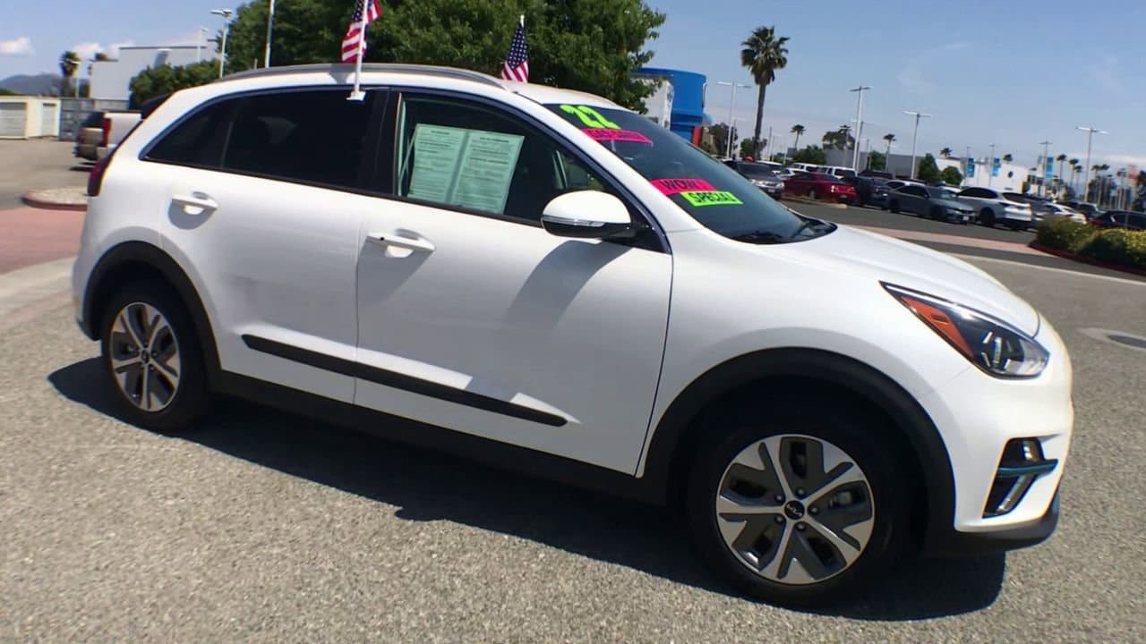 Used 2022 Kia Niro S with VIN KNDCC3LG9N5159284 for sale in Salinas, CA