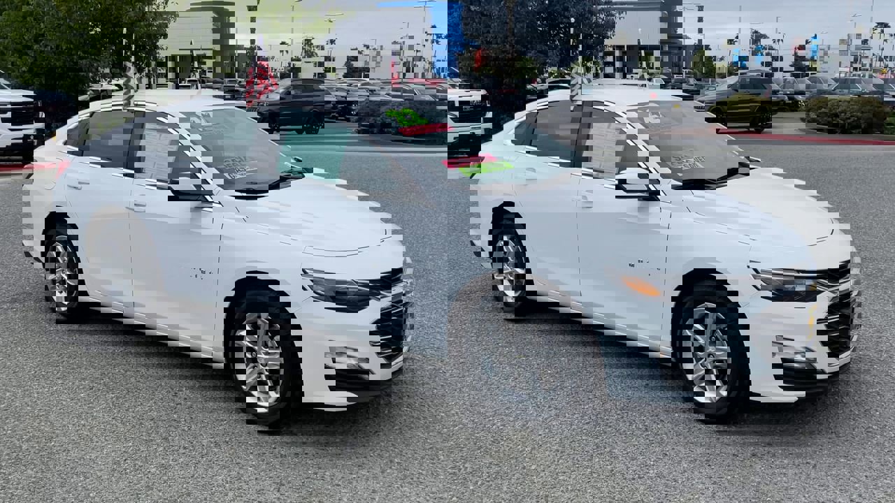 1G1ZD5ST0NF184384