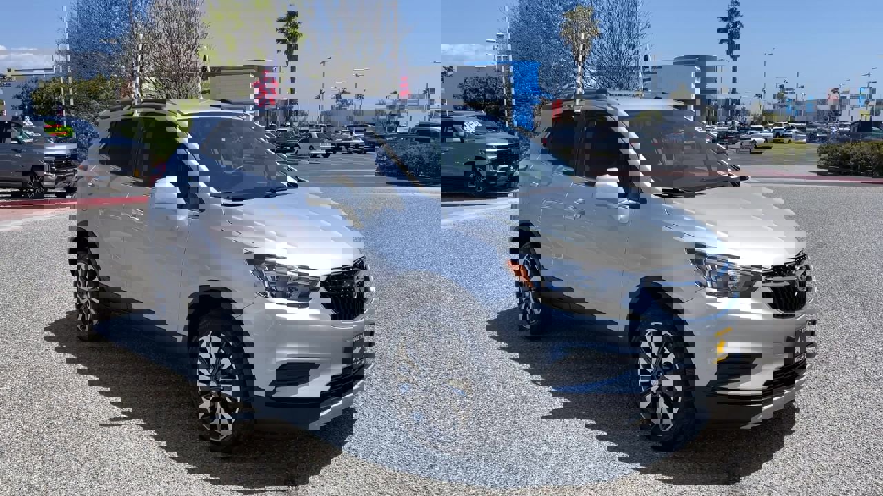 2022 Buick Encore Preferred photo 2