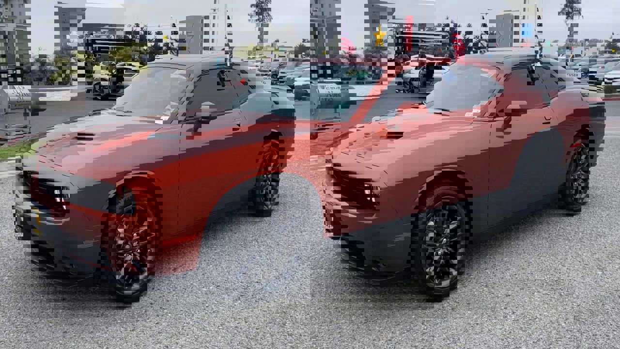 2023 Dodge Challenger SXT photo 4