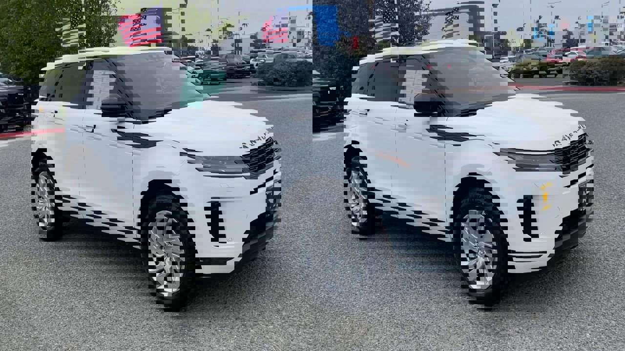 2024 Land Rover Range Rover Evoque S photo 2