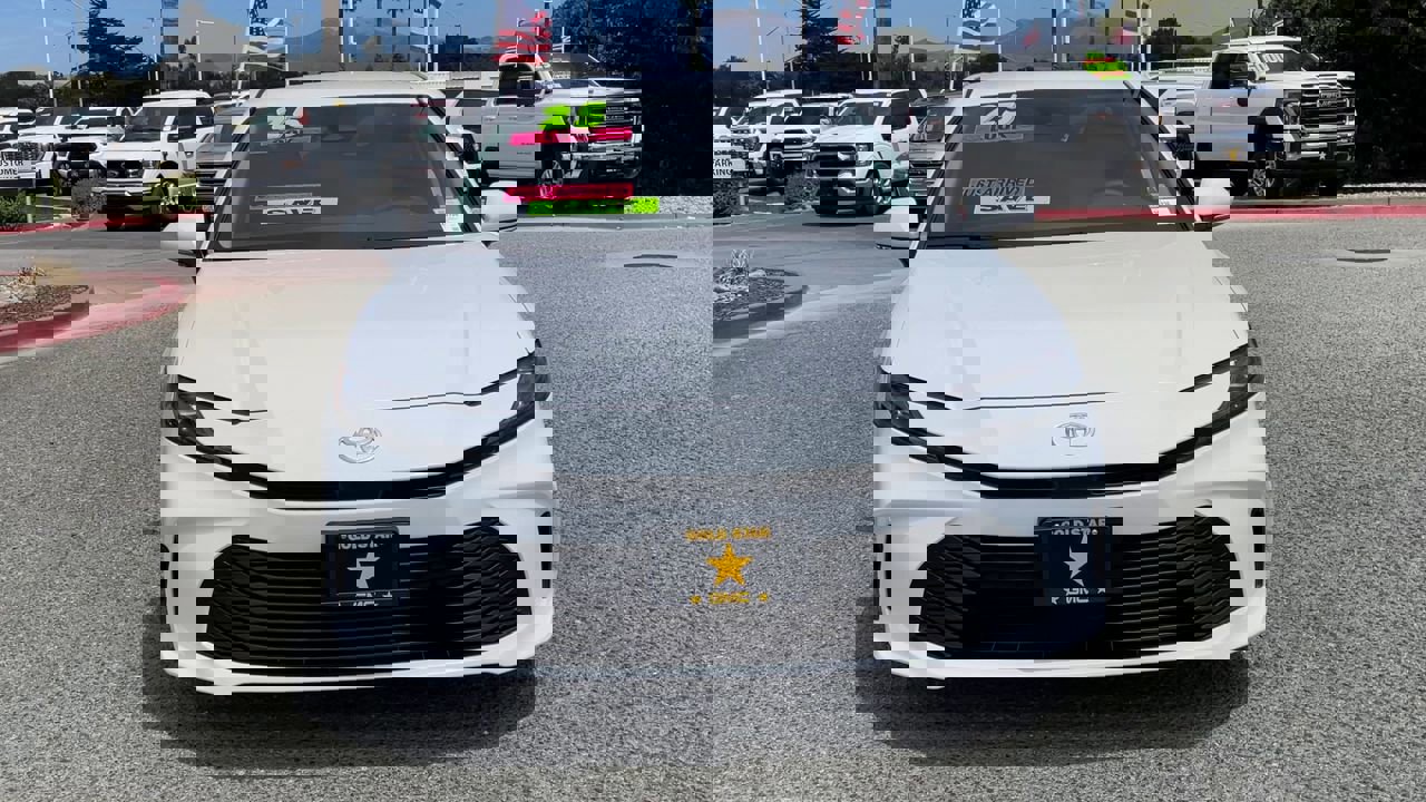 2025 Toyota Camry LE photo 3