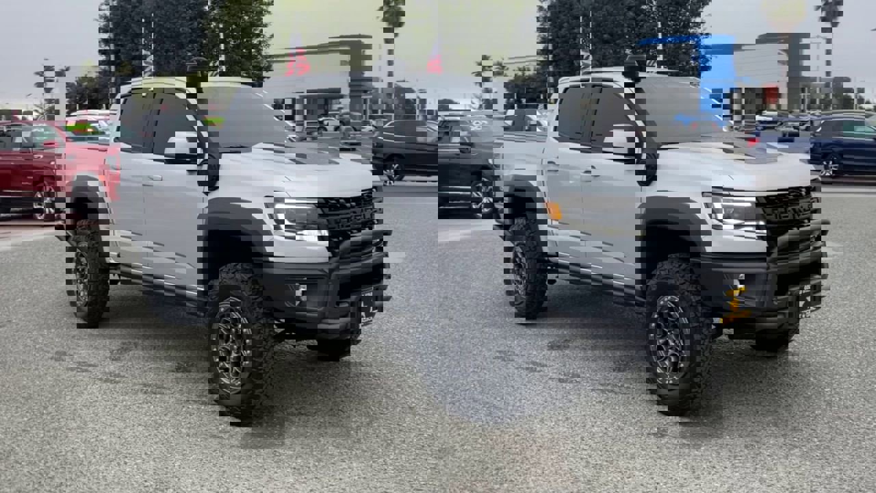 2019 Chevrolet Colorado ZR2 photo 2