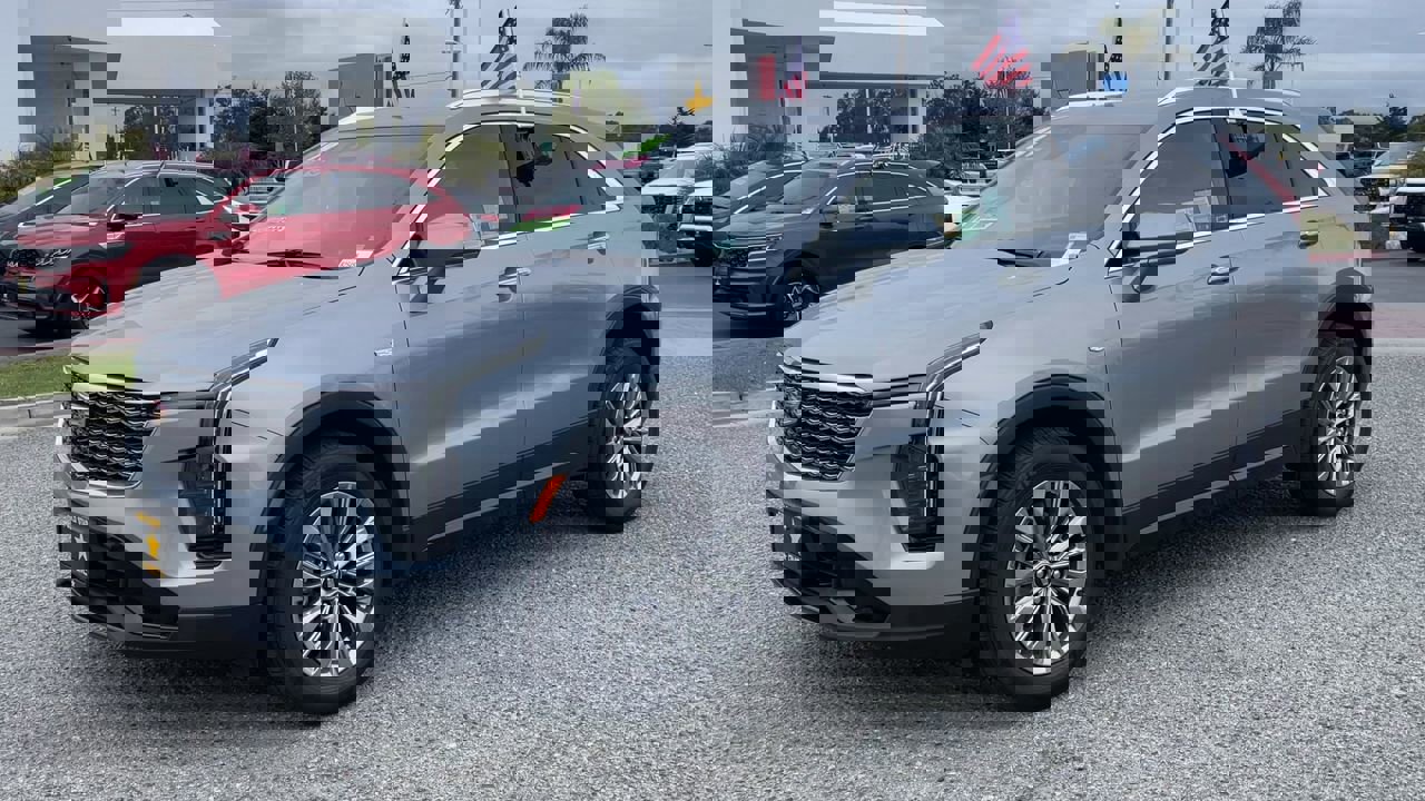 2024 Cadillac XT4 Premium Luxury photo 4