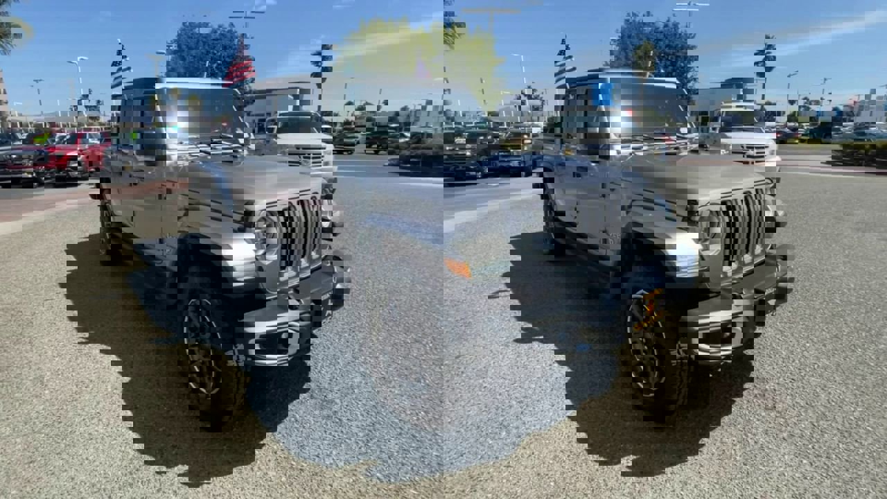 2020 Jeep Gladiator Overland photo 2