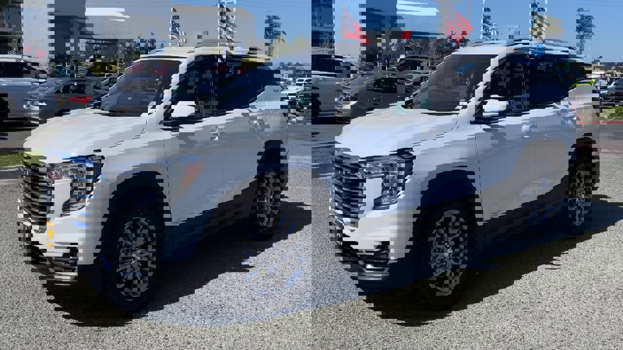 2024 Gmc Terrain SLT photo 2
