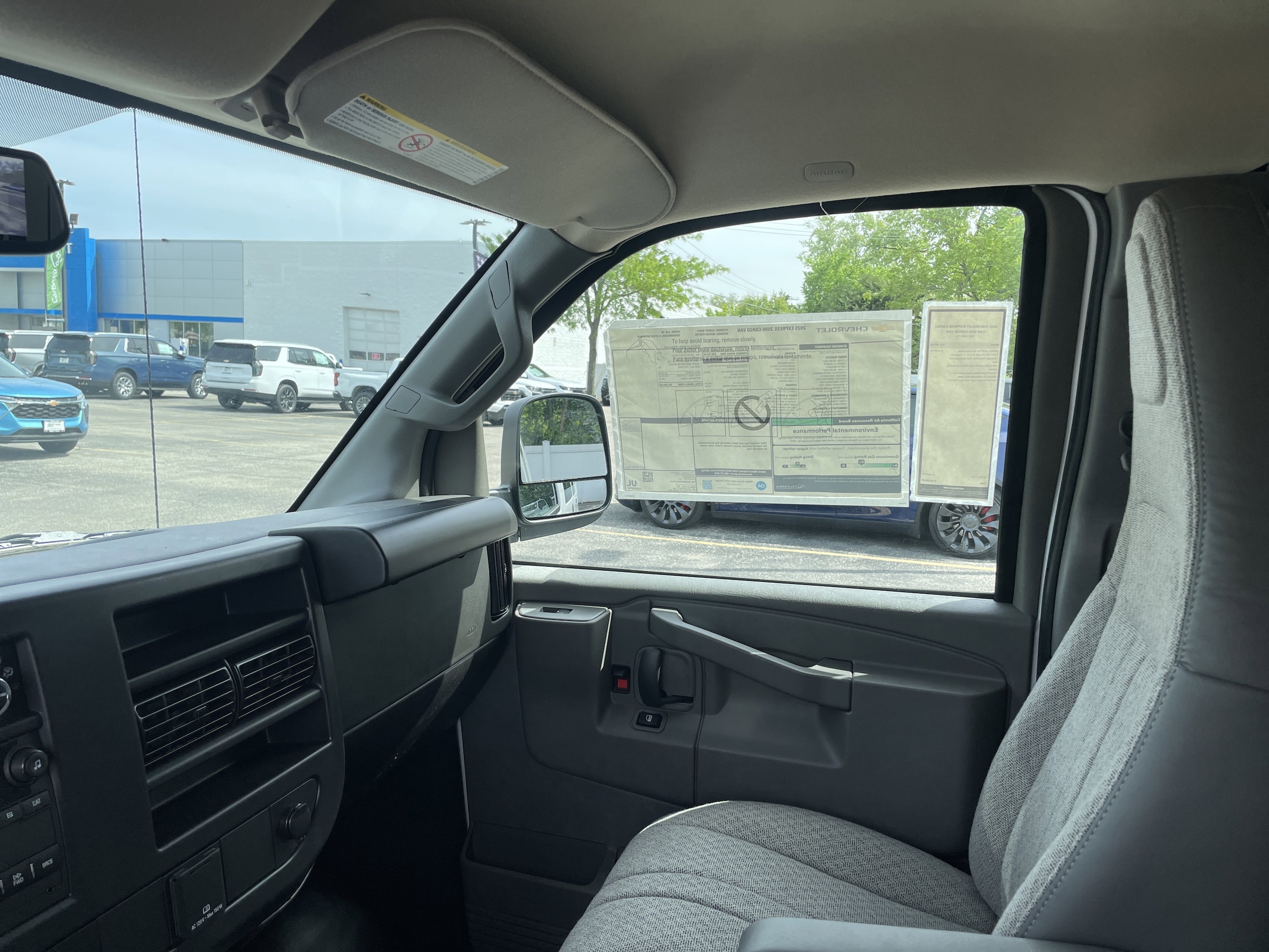 2025 Chevrolet Express Cargo Work Van - Photo 26