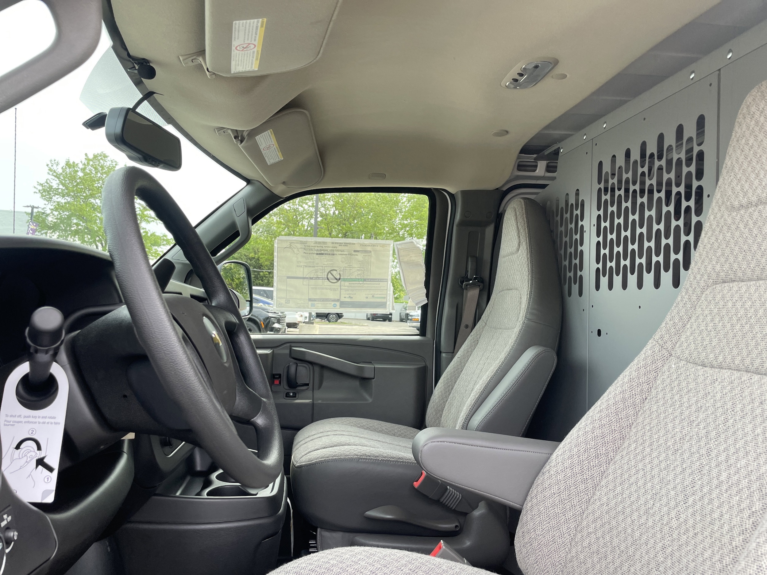 2025 Chevrolet Express Cargo Work Van - Photo 18