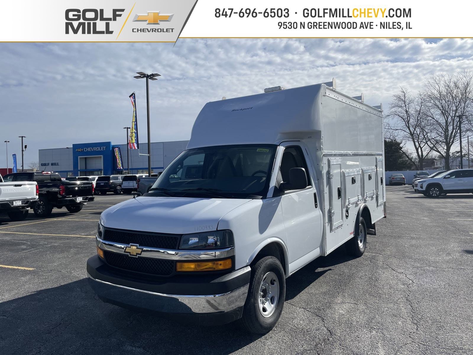 2025 Chevrolet Express Cutaway Base's photo