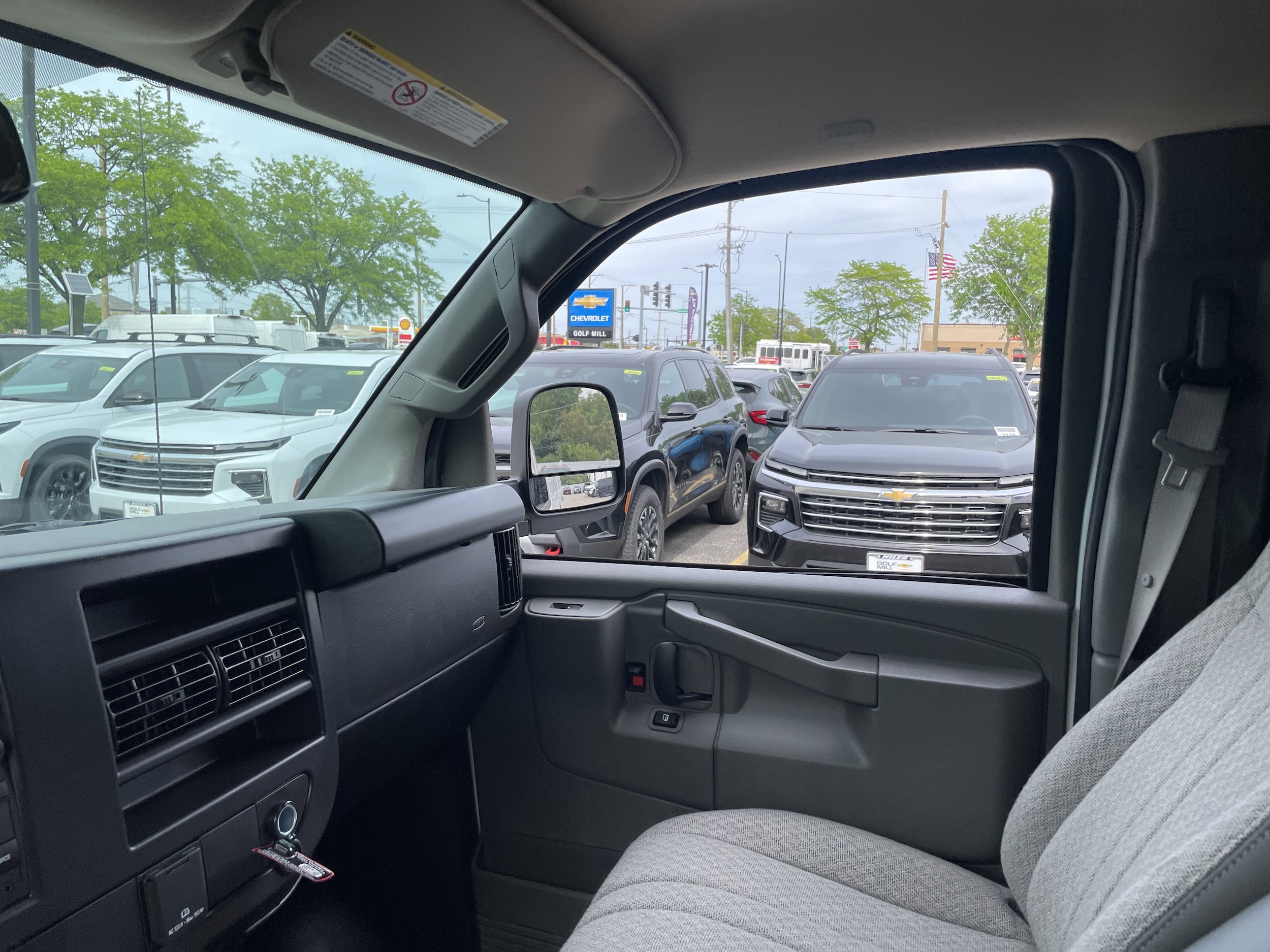 2025 Chevrolet Express Cargo Work Van - Photo 26