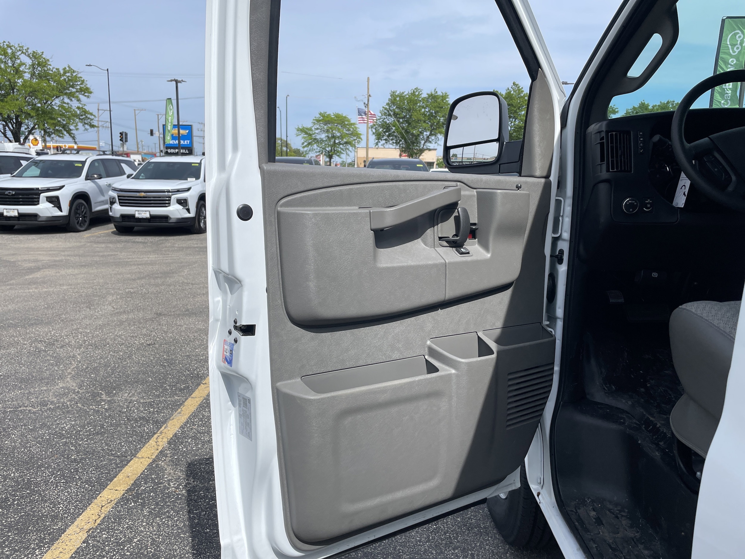2025 Chevrolet Express Cargo Work Van - Photo 15