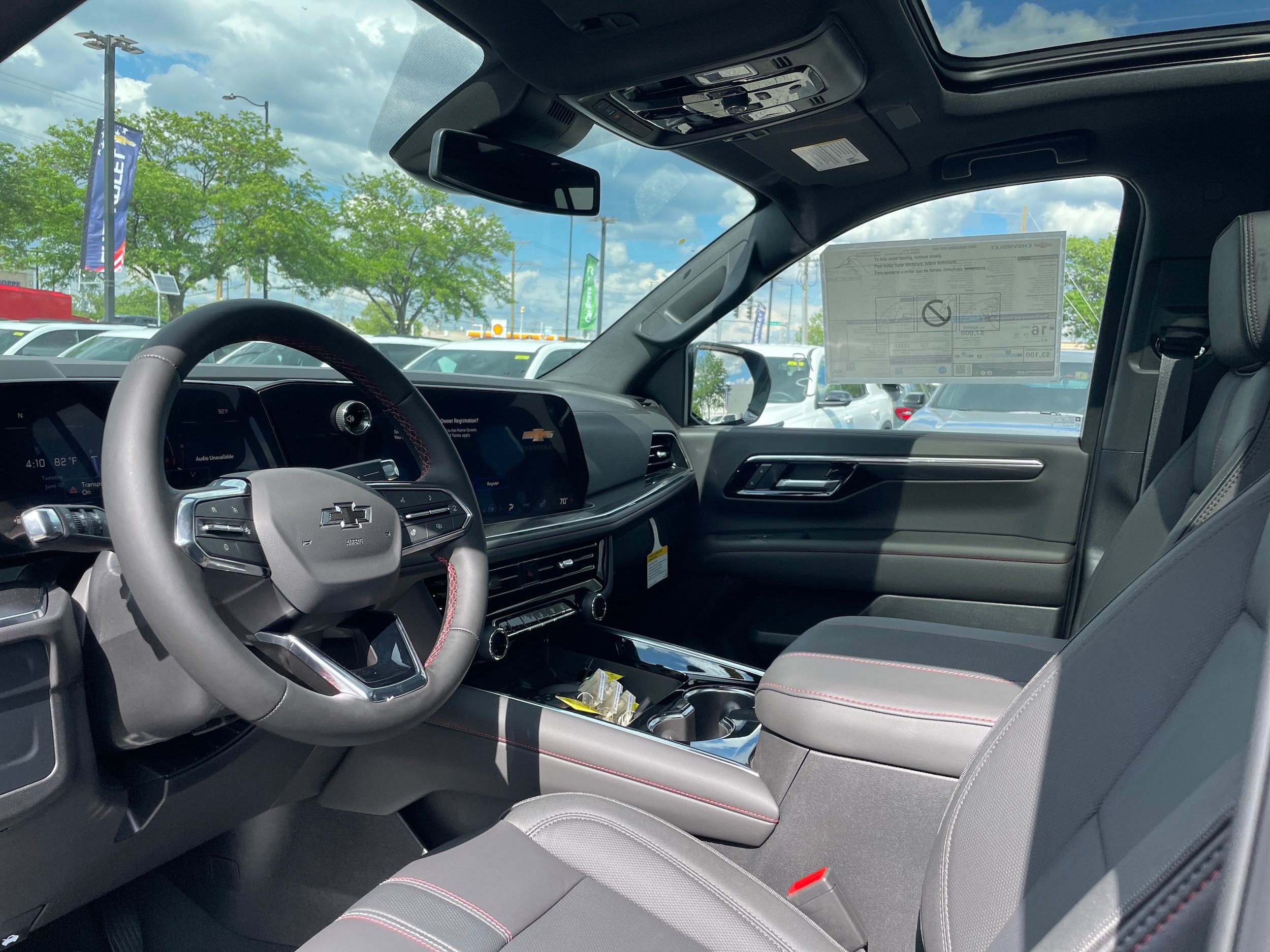 2026 Chevrolet Suburban RST - Photo 13