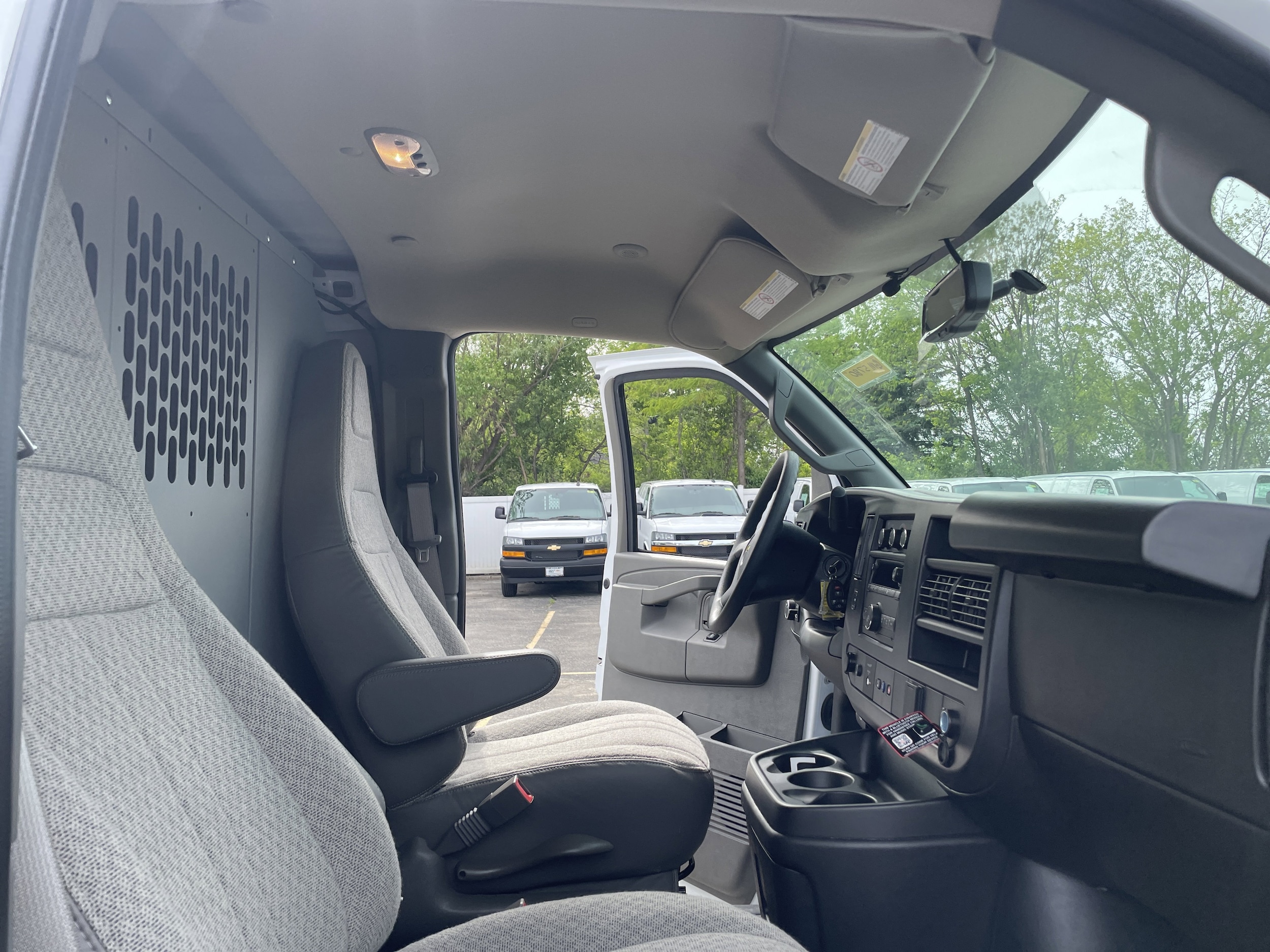 2025 Chevrolet Express Cargo Work Van - Photo 28
