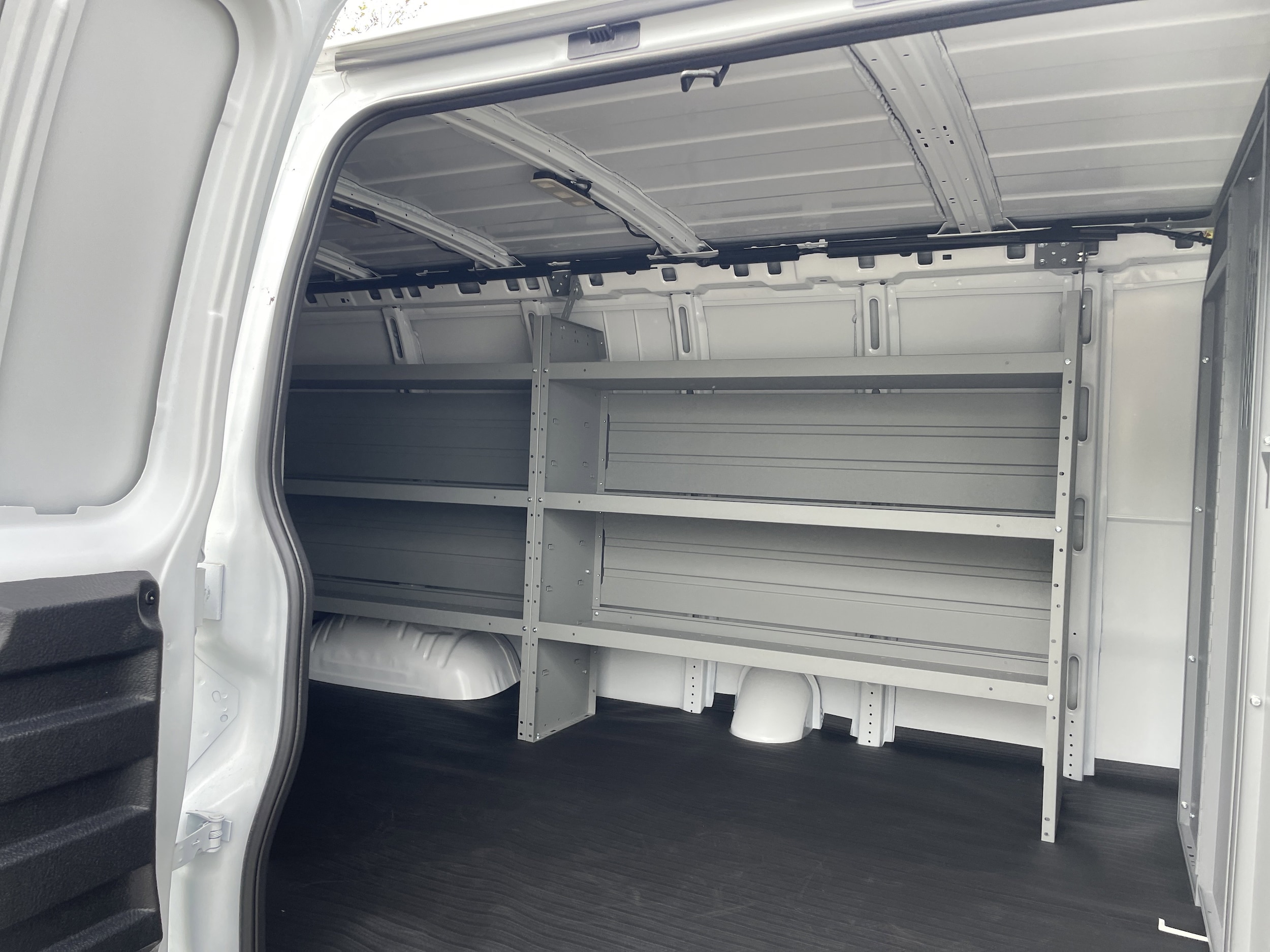 2025 Chevrolet Express Cargo Work Van - Photo 14