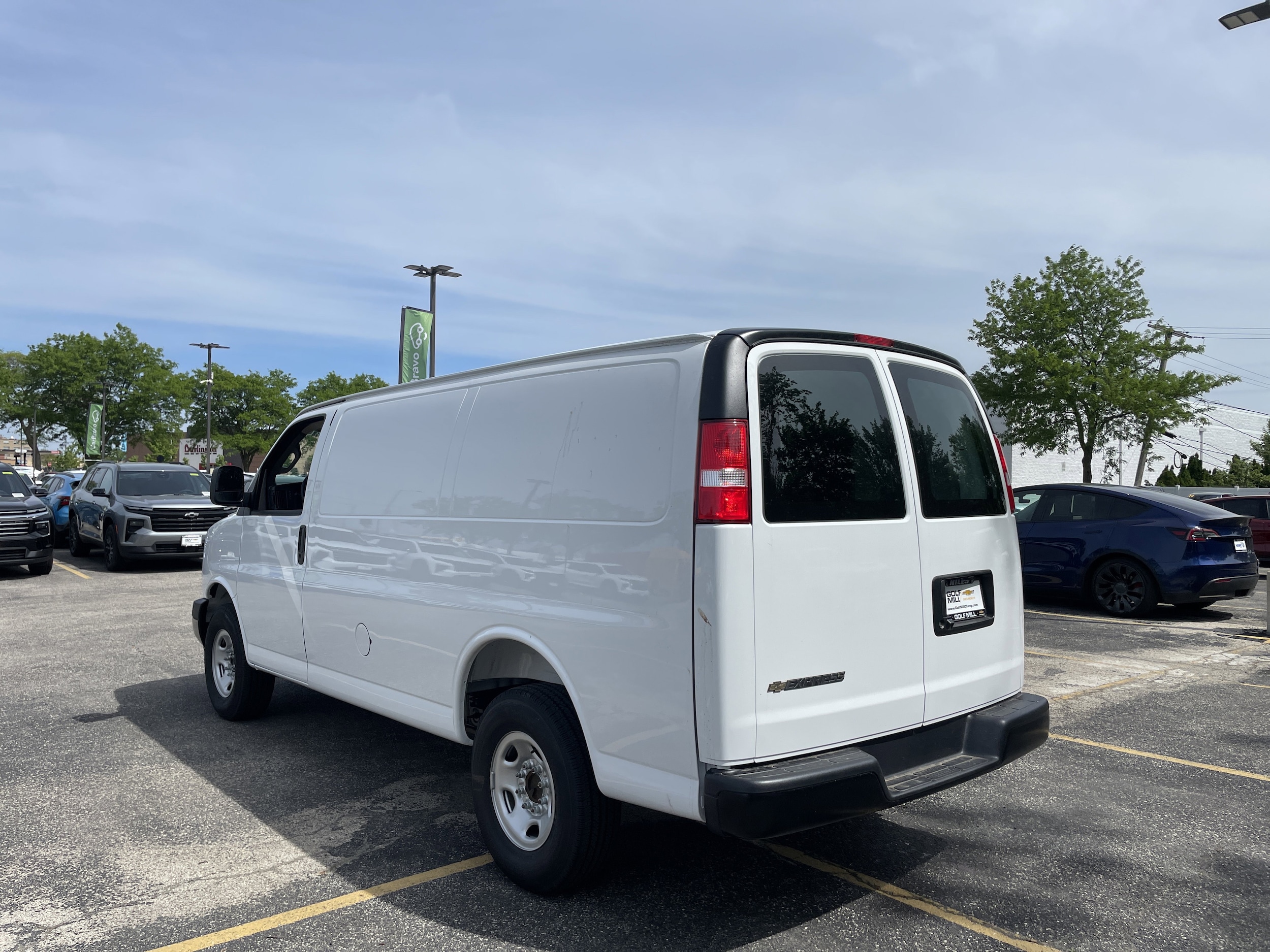 2025 Chevrolet Express Cargo Work Van - Photo 7