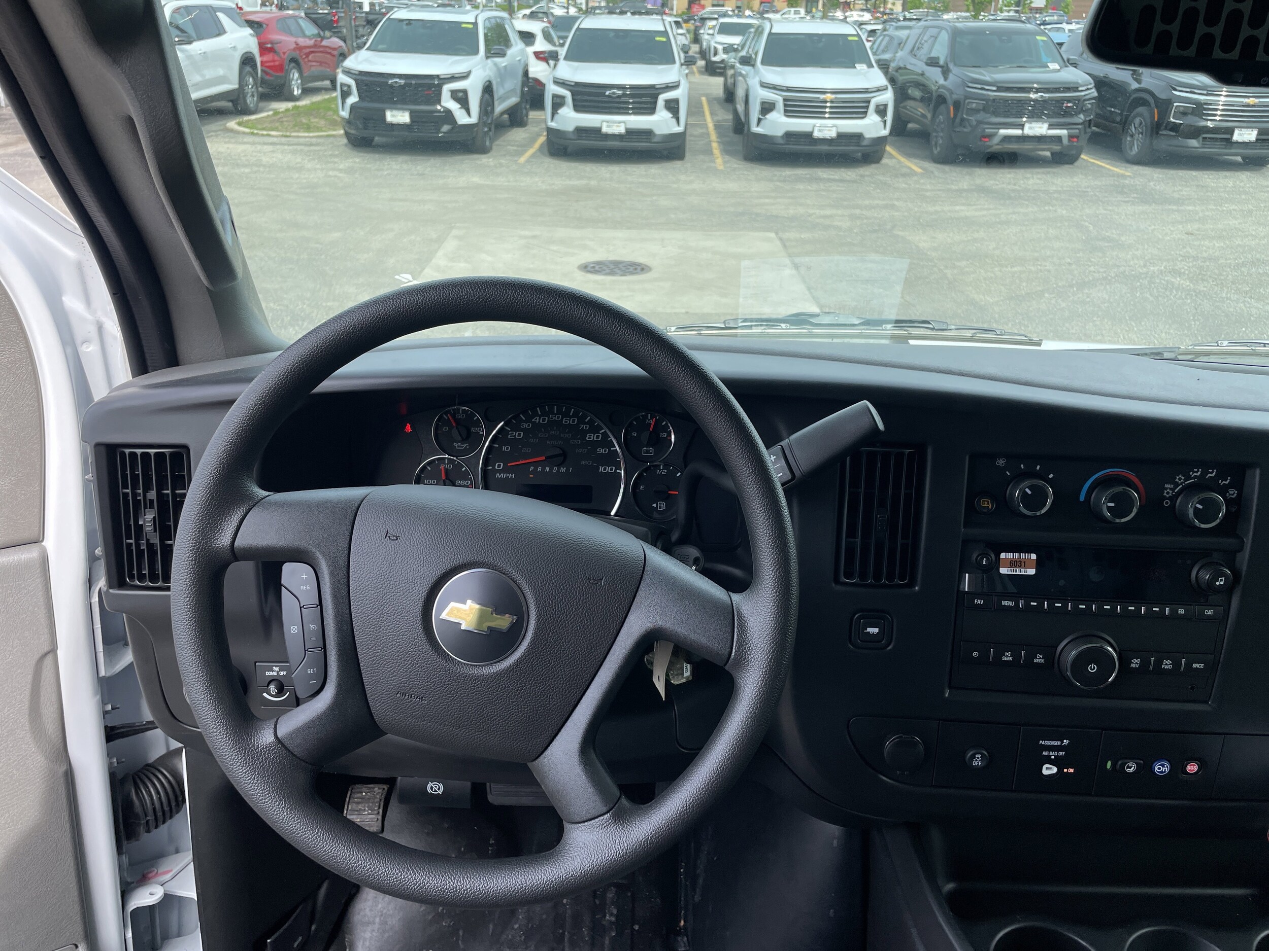 2025 Chevrolet Express Cargo Work Van - Photo 20
