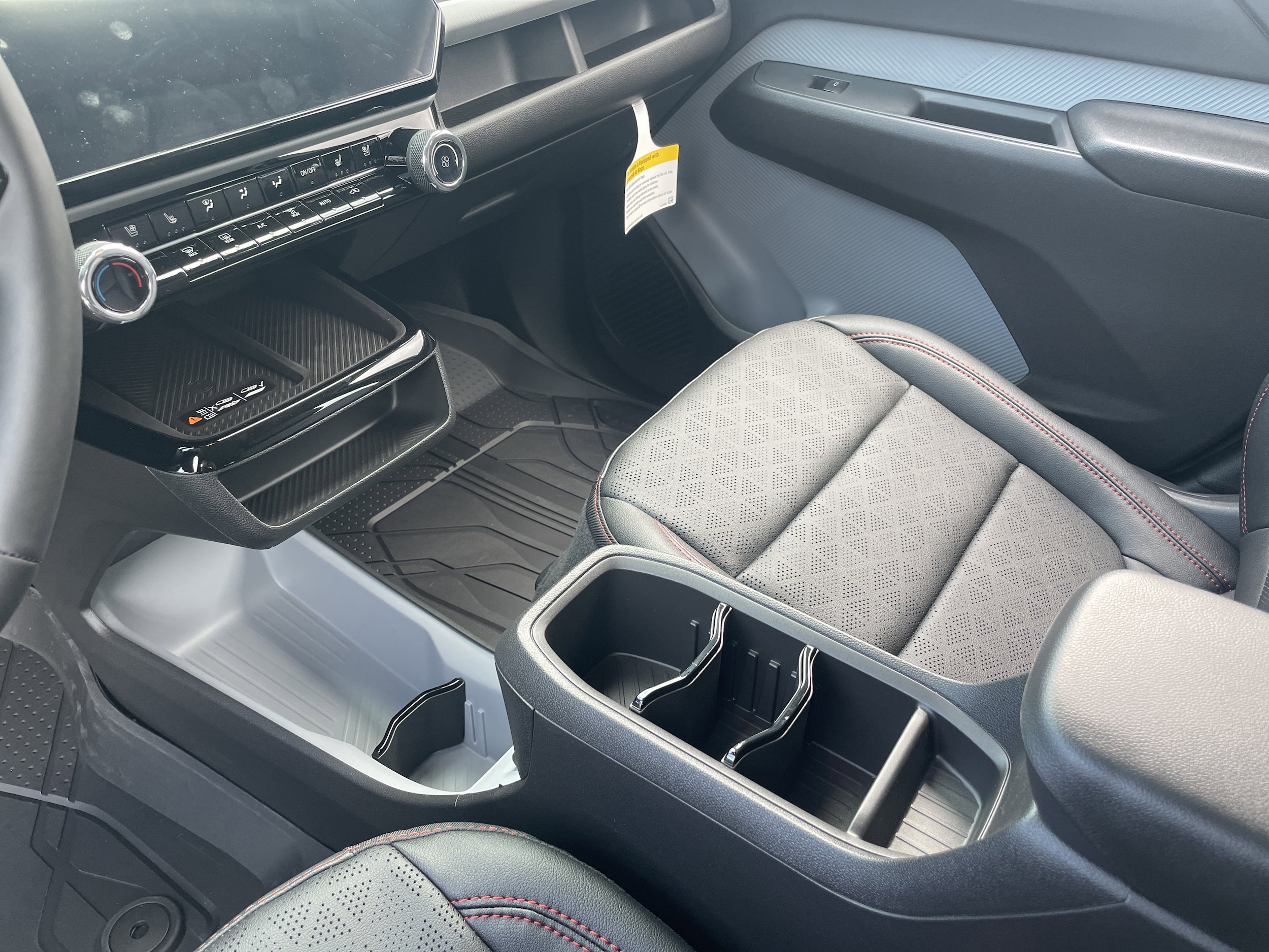 2027 Chevrolet Bolt RS - Photo 22
