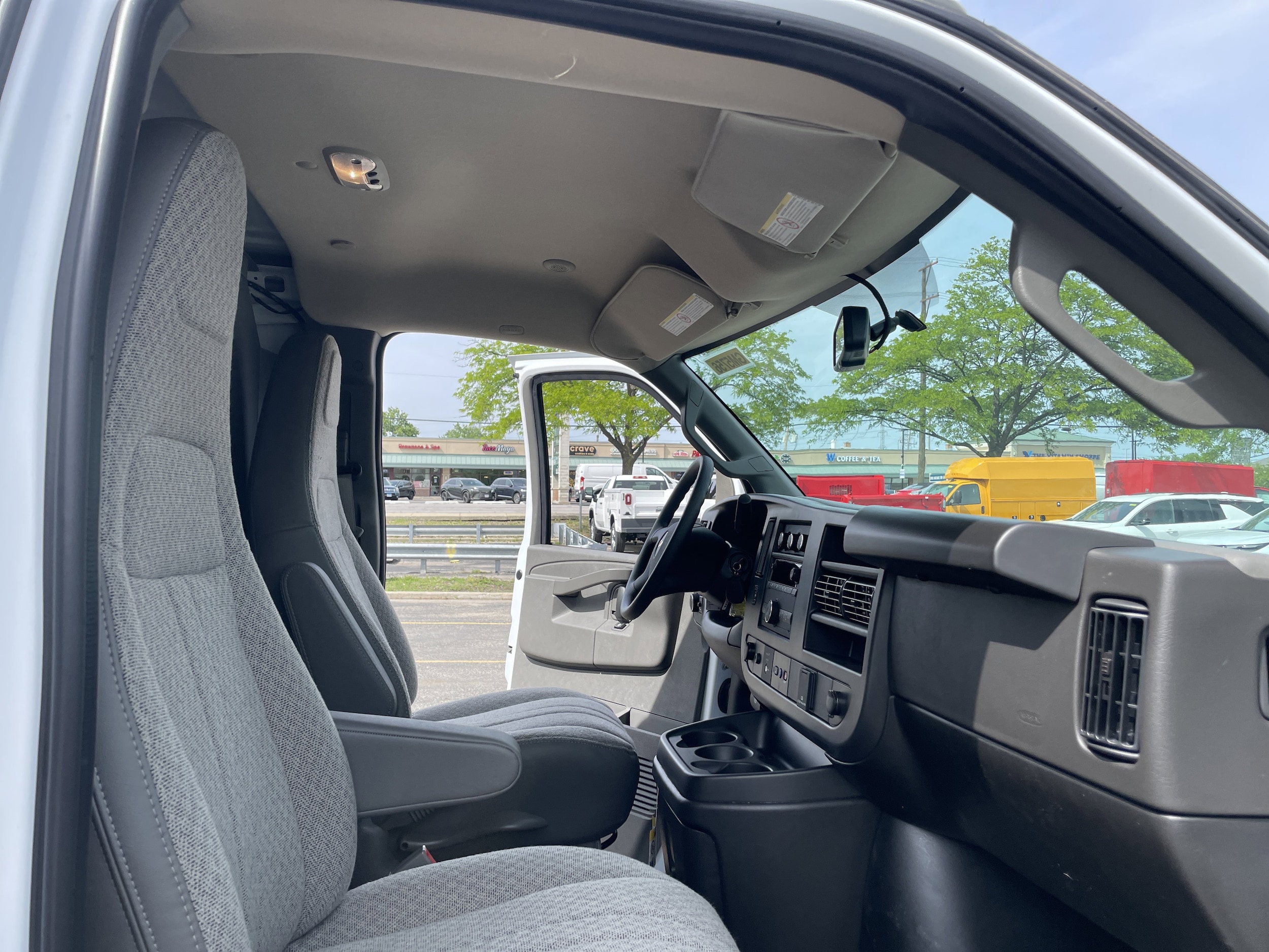 2025 Chevrolet Express Cargo Work Van - Photo 28