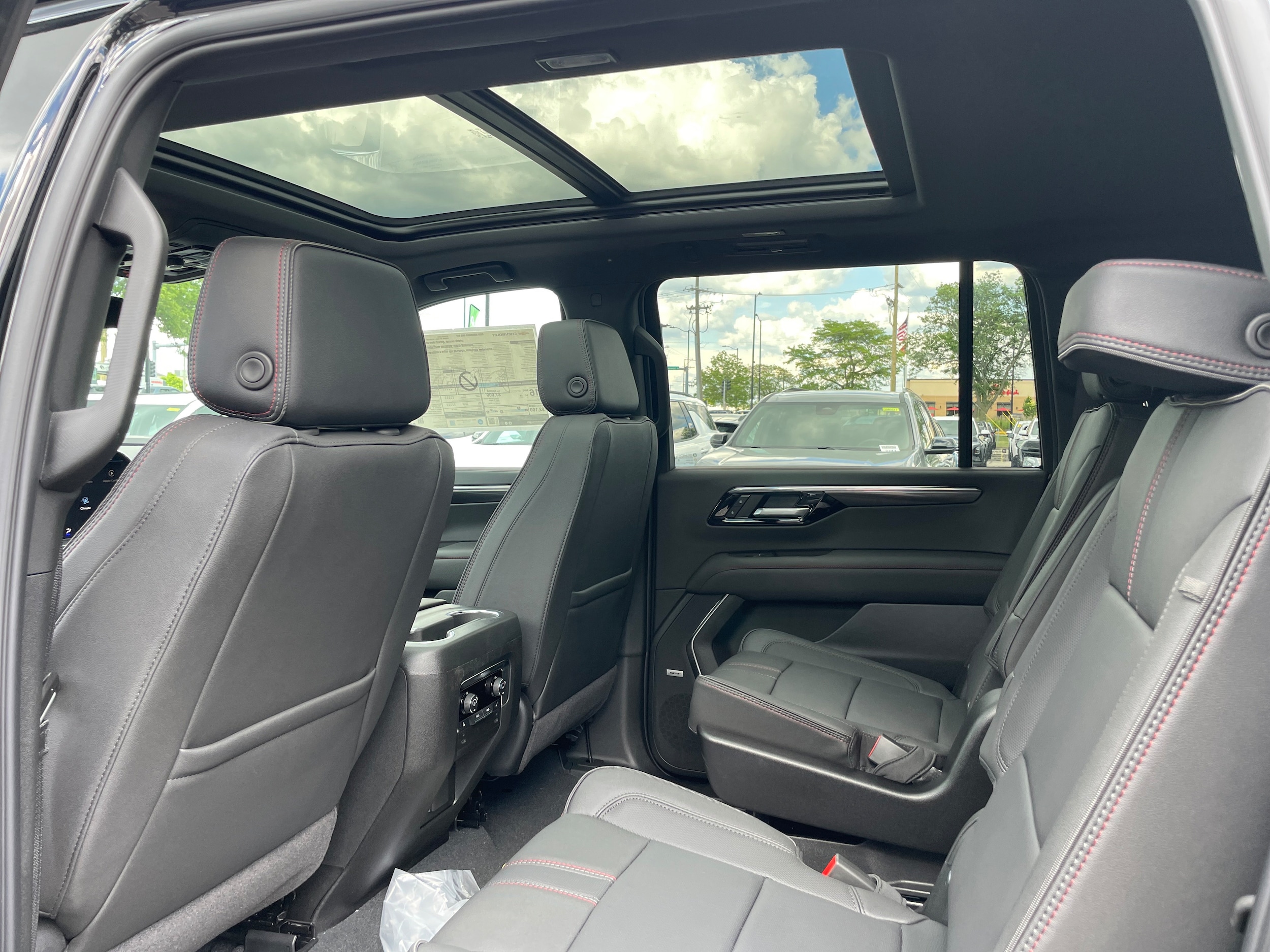2026 Chevrolet Suburban RST - Photo 25