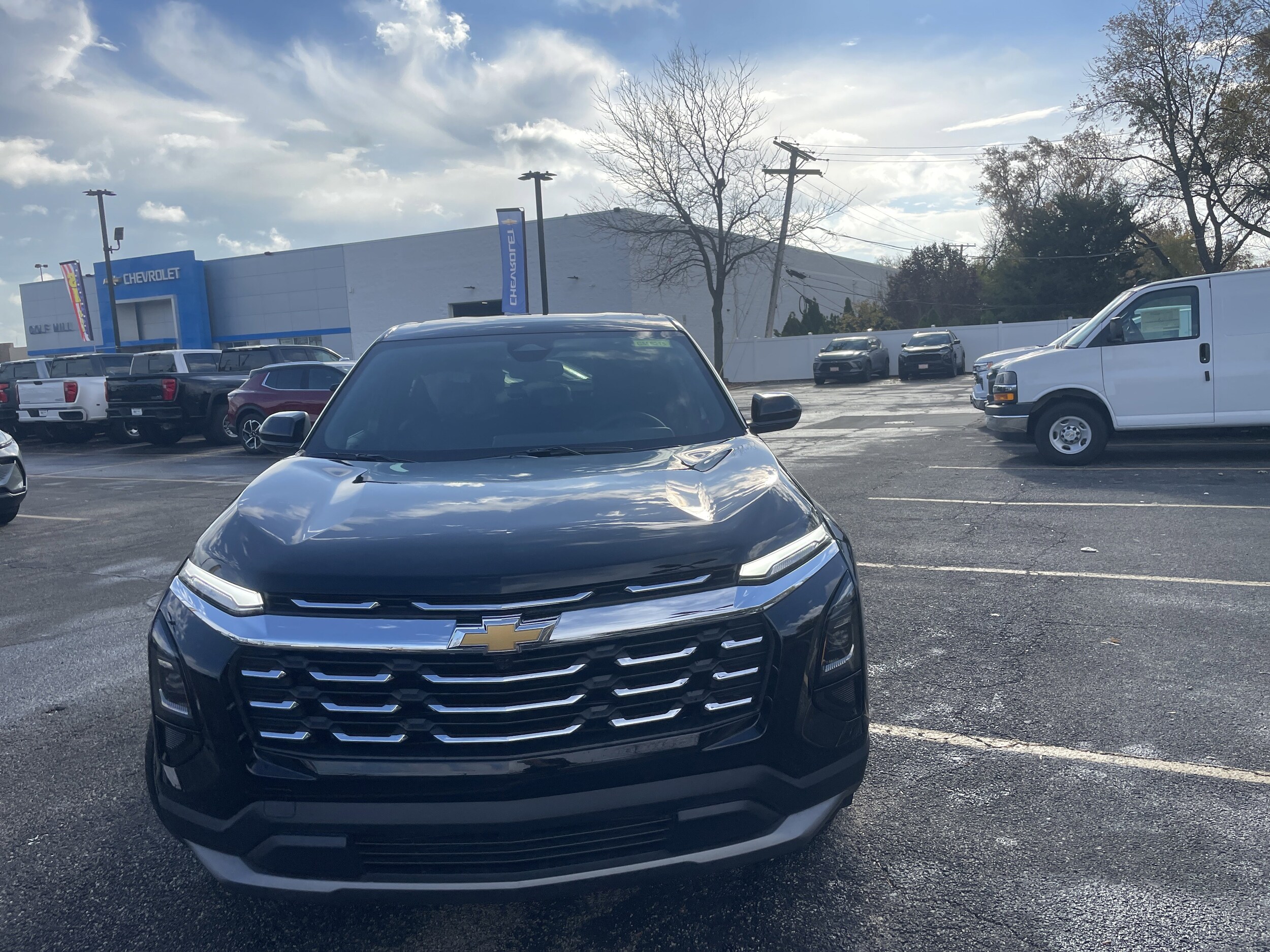 2026 Chevrolet Equinox LT photo 2