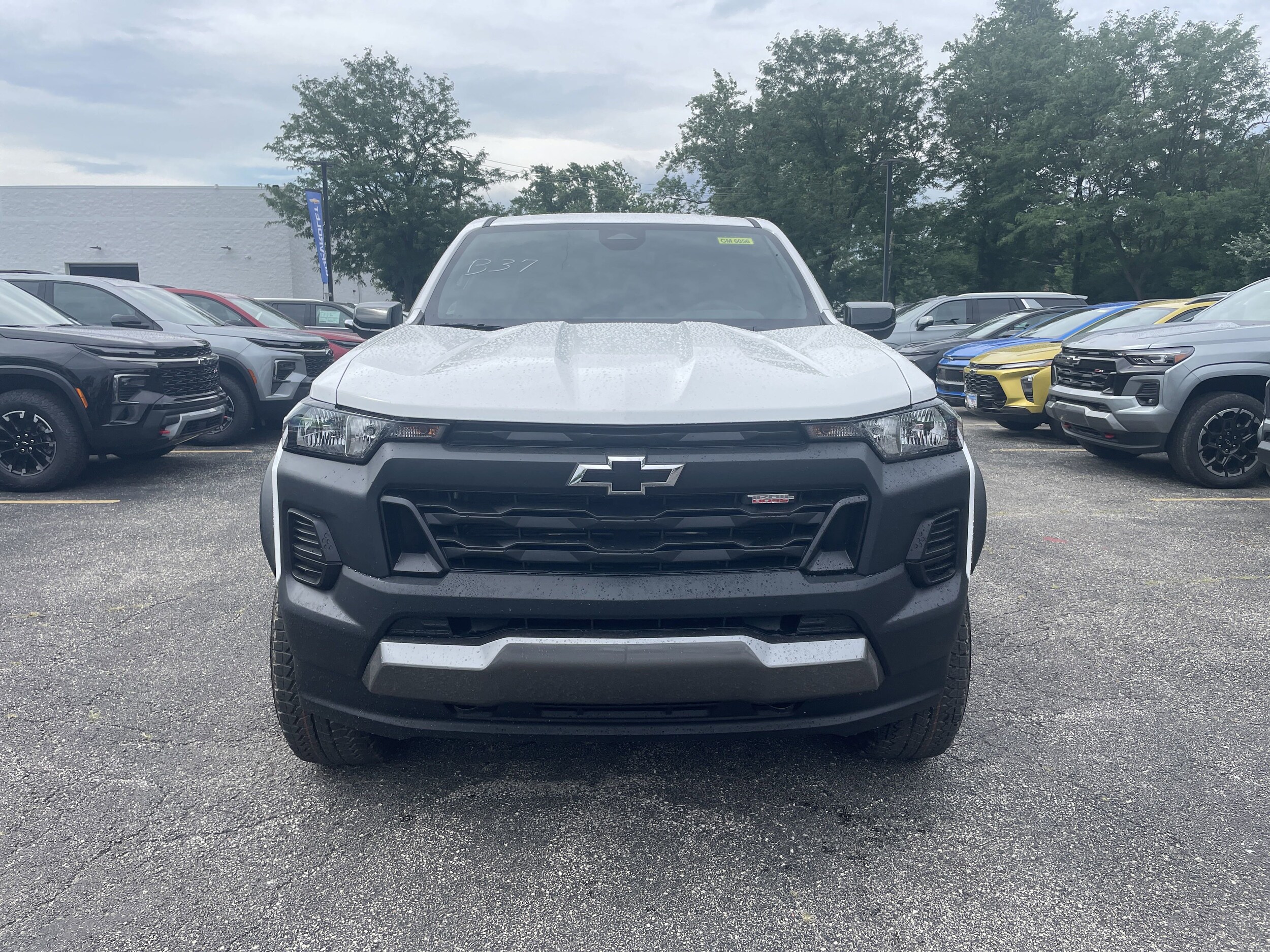 2026 Chevrolet Colorado Trail Boss photo 2