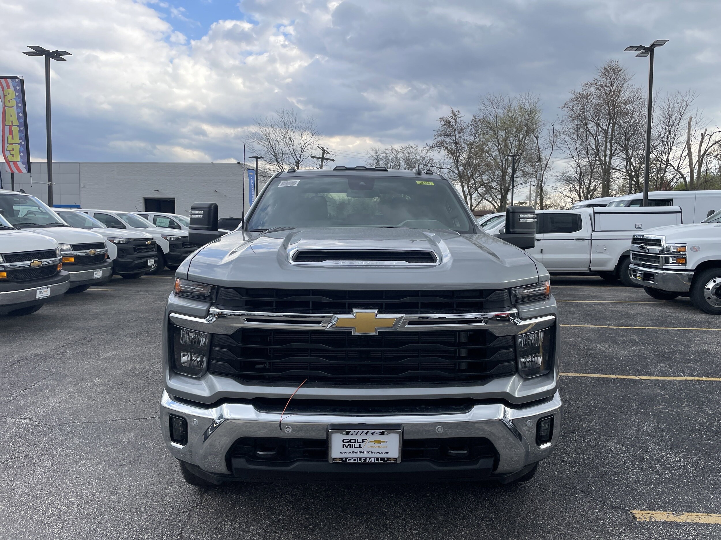 2025 Chevrolet Silverado 2500HD LT photo 2