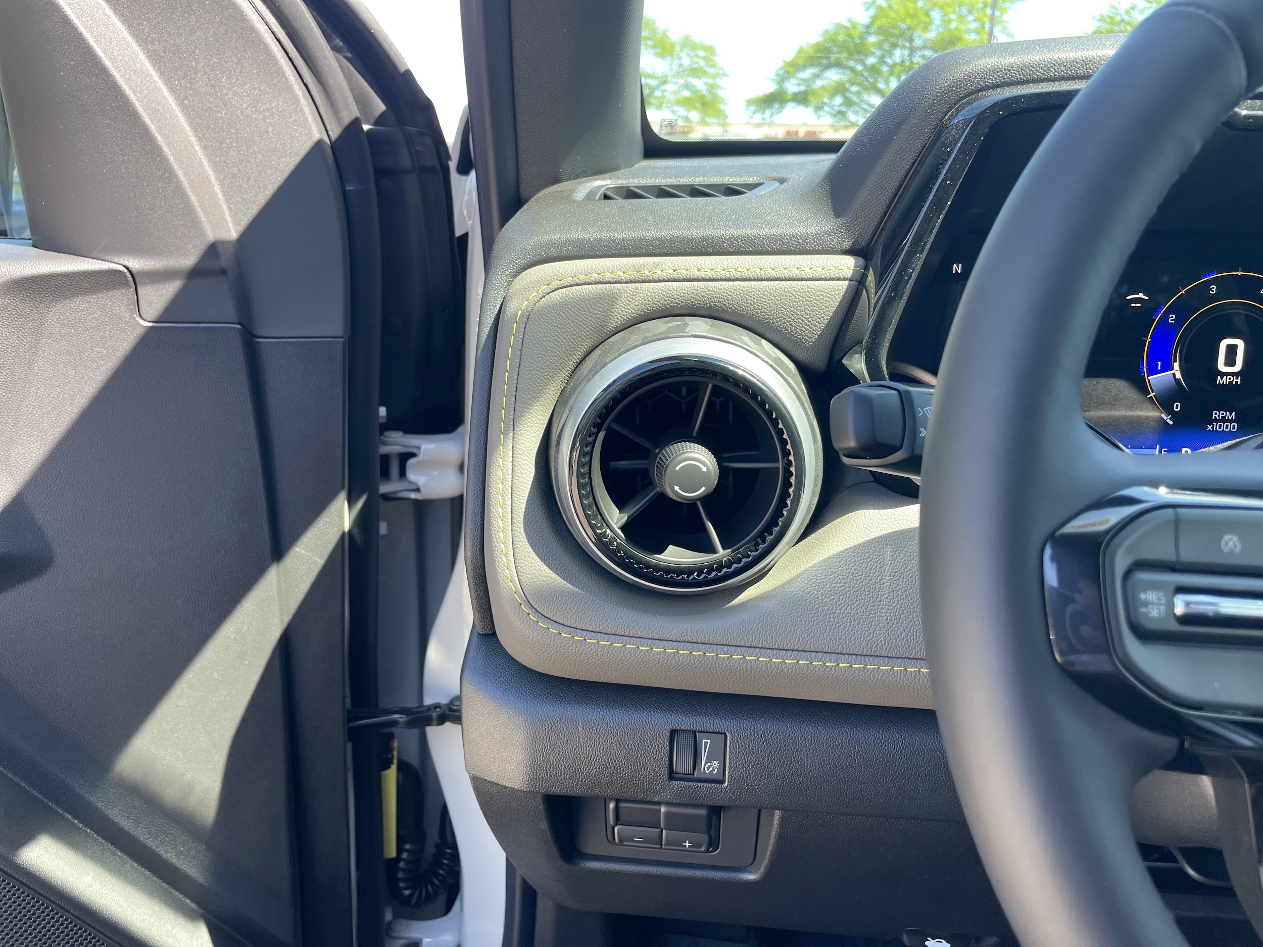 2026 Chevrolet Colorado ZR2 - Photo 15
