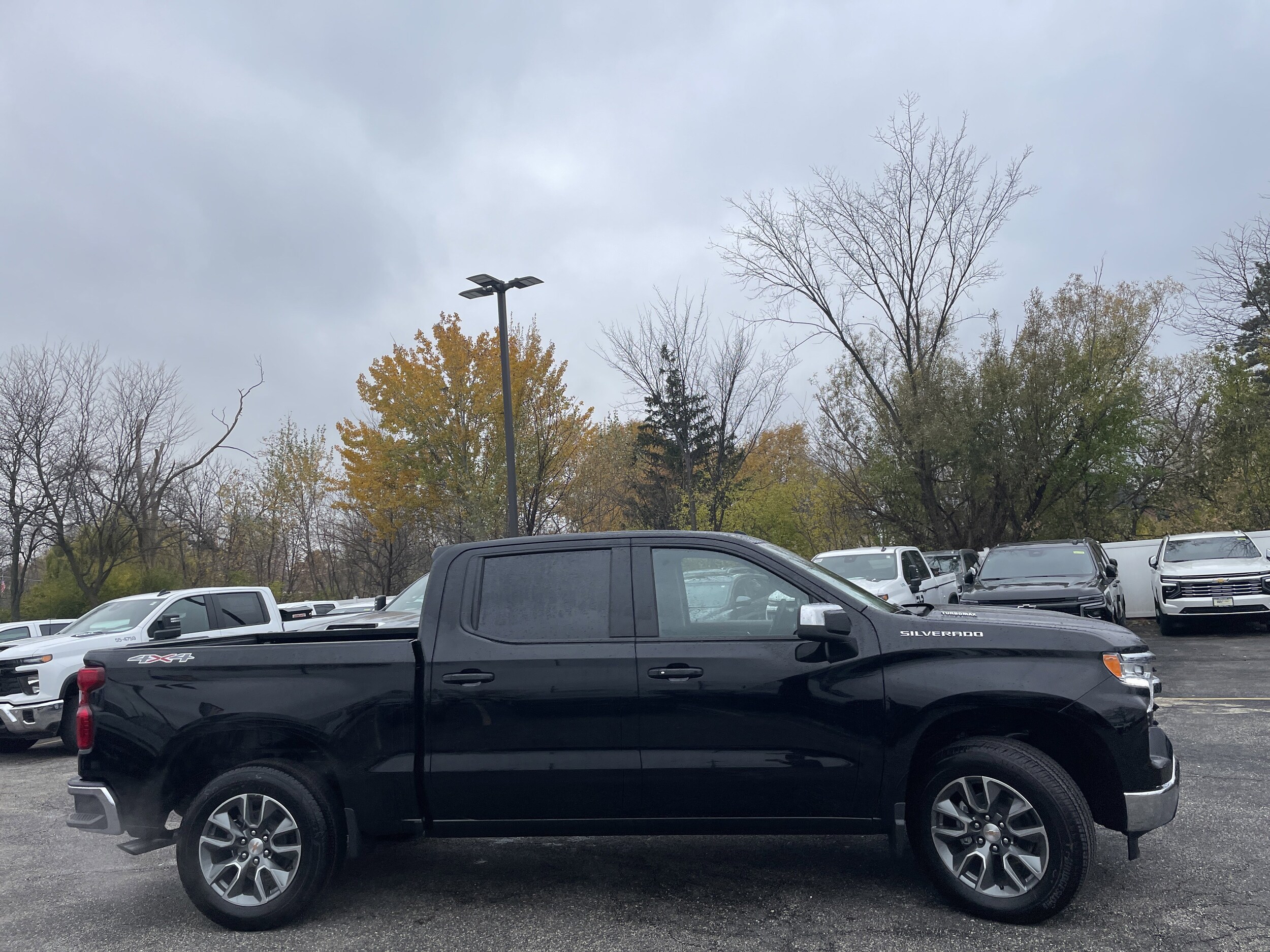 2026 Chevrolet Silverado 1500 LT photo 4