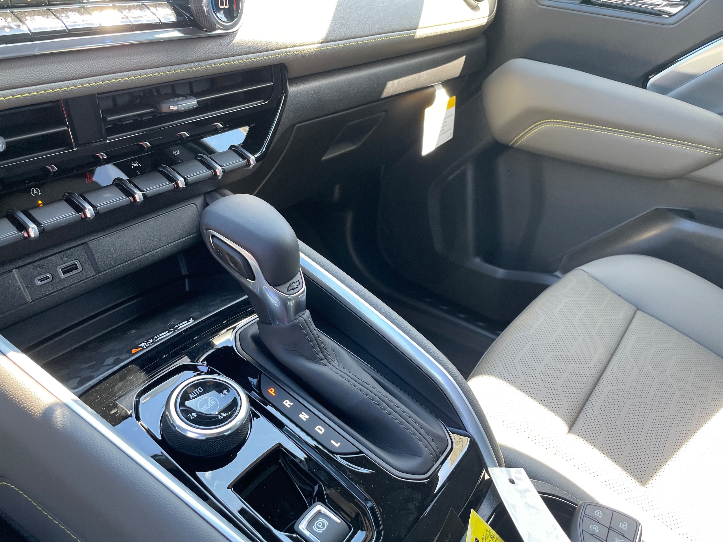 2026 Chevrolet Colorado ZR2 - Photo 22