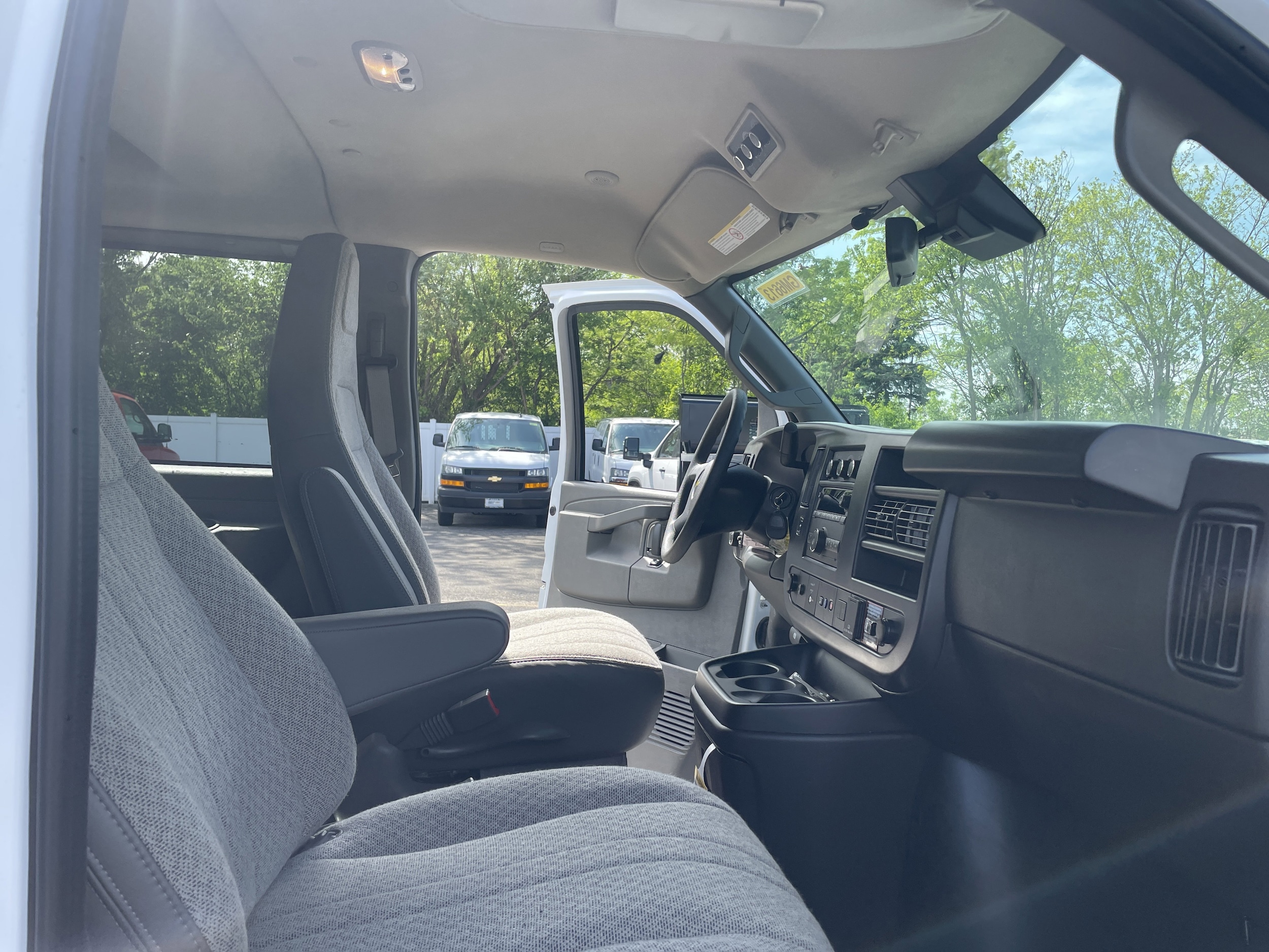 2026 Chevrolet Express Passenger LT - Photo 30