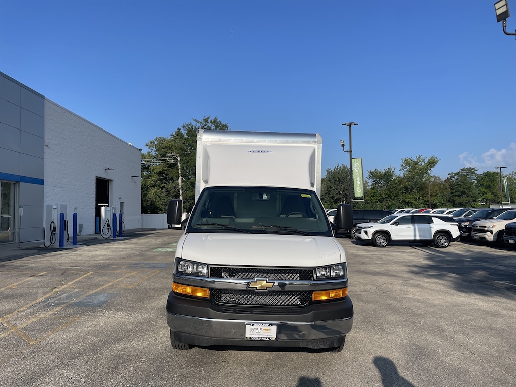 New 2026 Chevrolet Express Cutaway 3500 1WT Cutaway Van