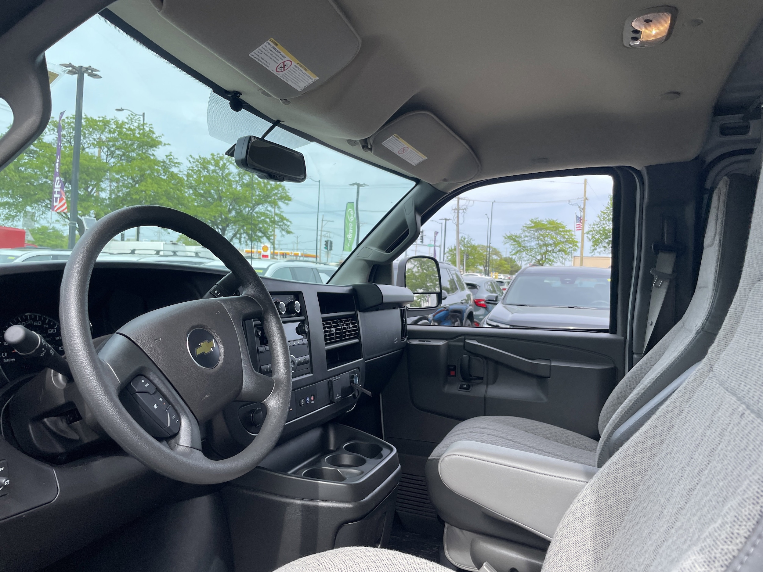 2025 Chevrolet Express Cargo Work Van - Photo 17