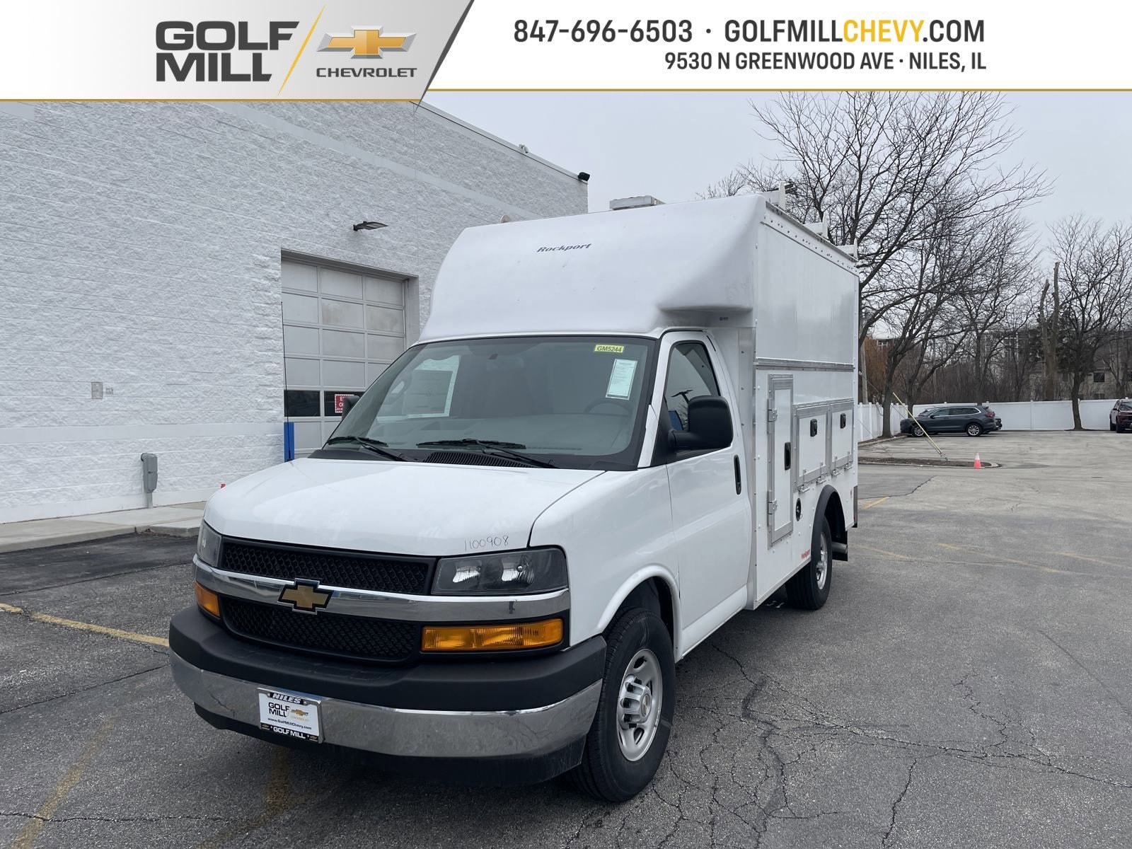 2025 Chevrolet Express Cutaway Base's photo