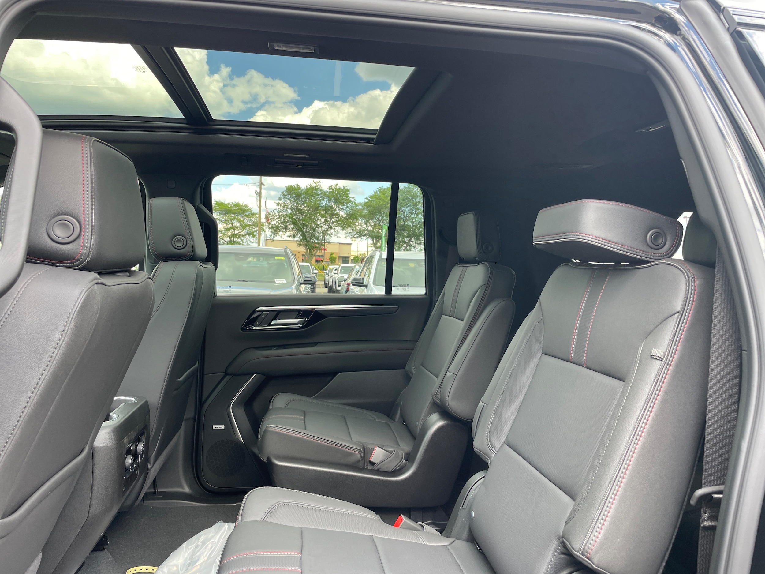 2026 Chevrolet Suburban RST - Photo 26