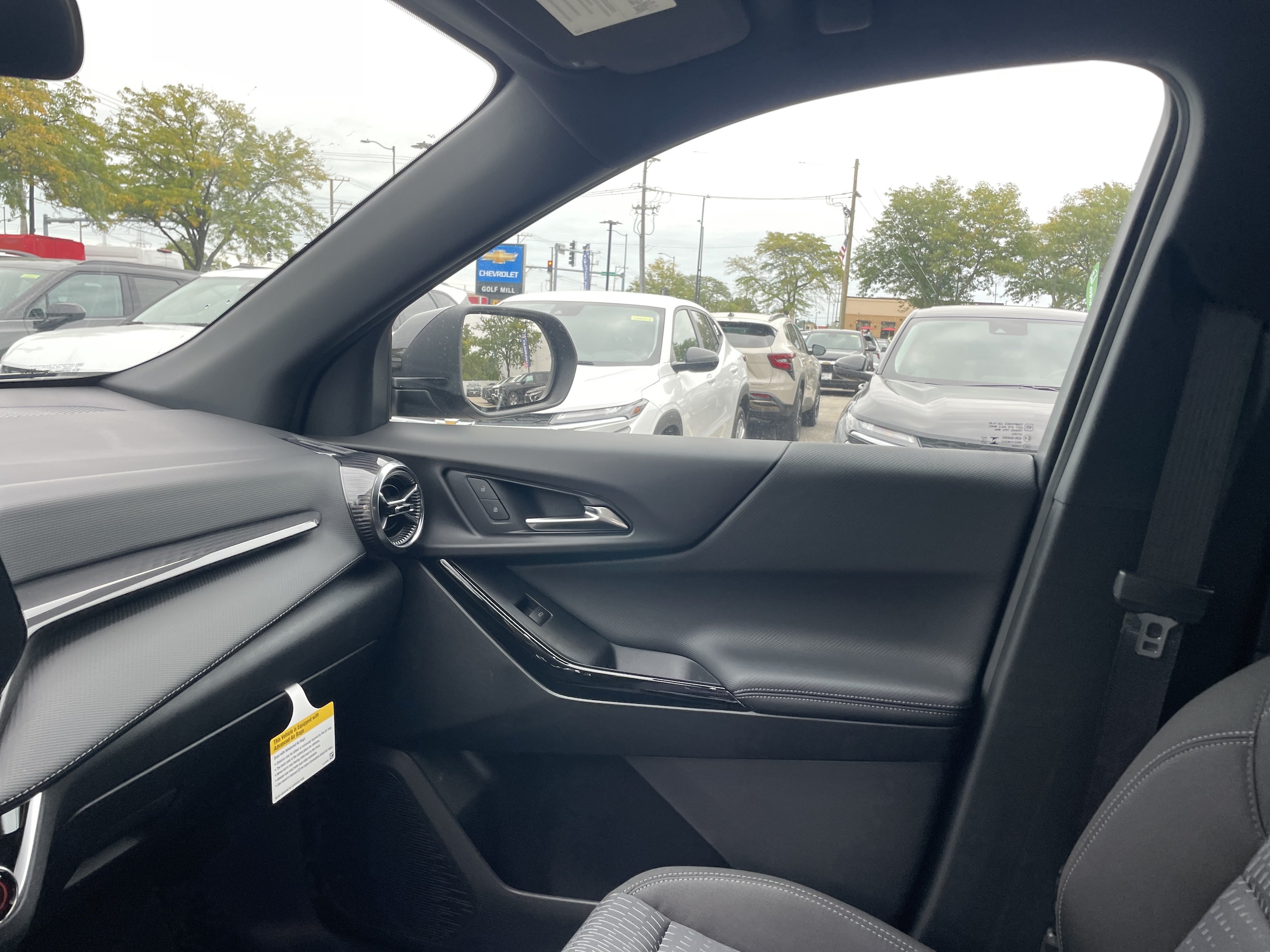 2027 Chevrolet Equinox LT - Photo 23